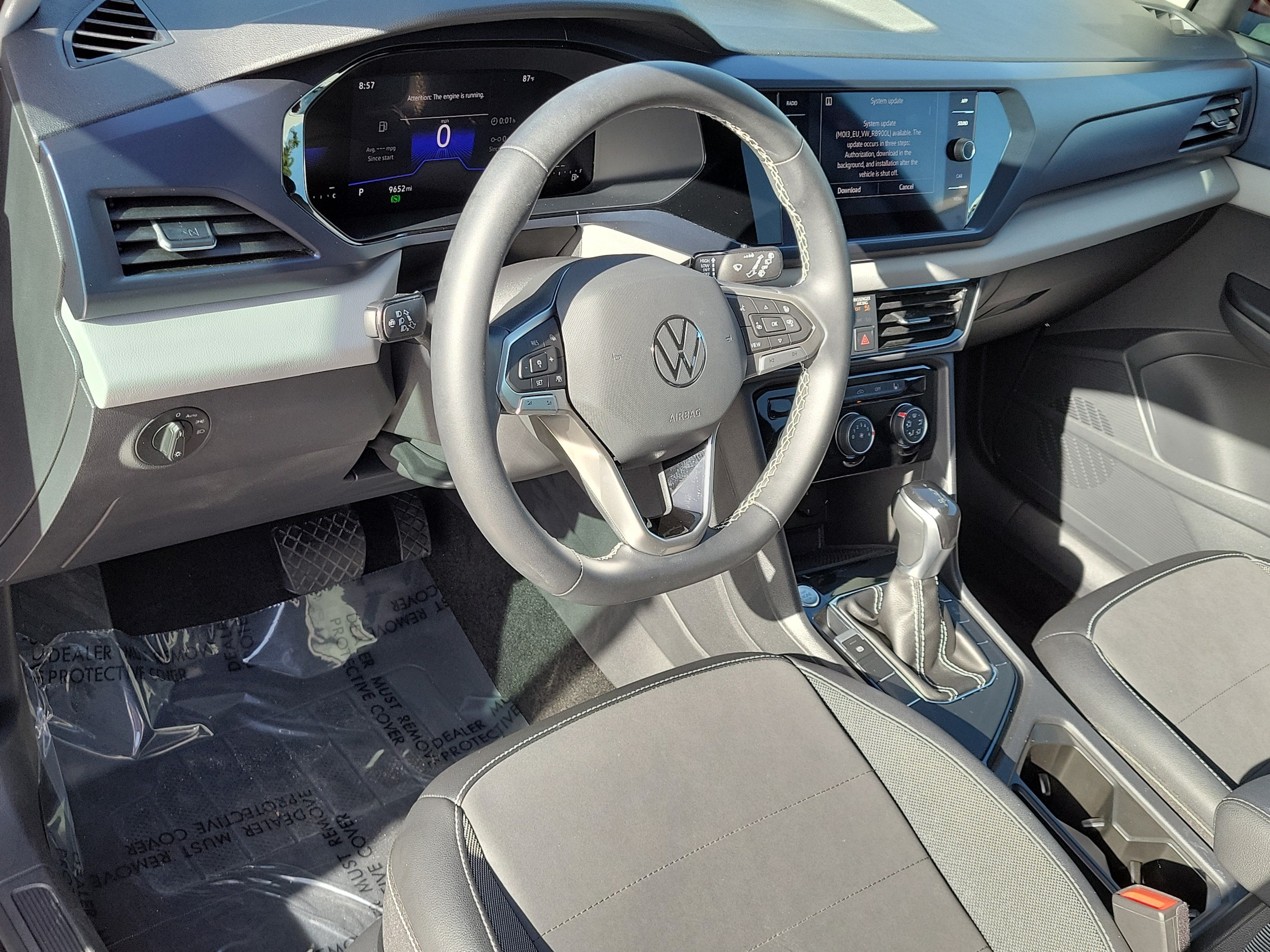 2023 Volkswagen Taos SE - Photo 13