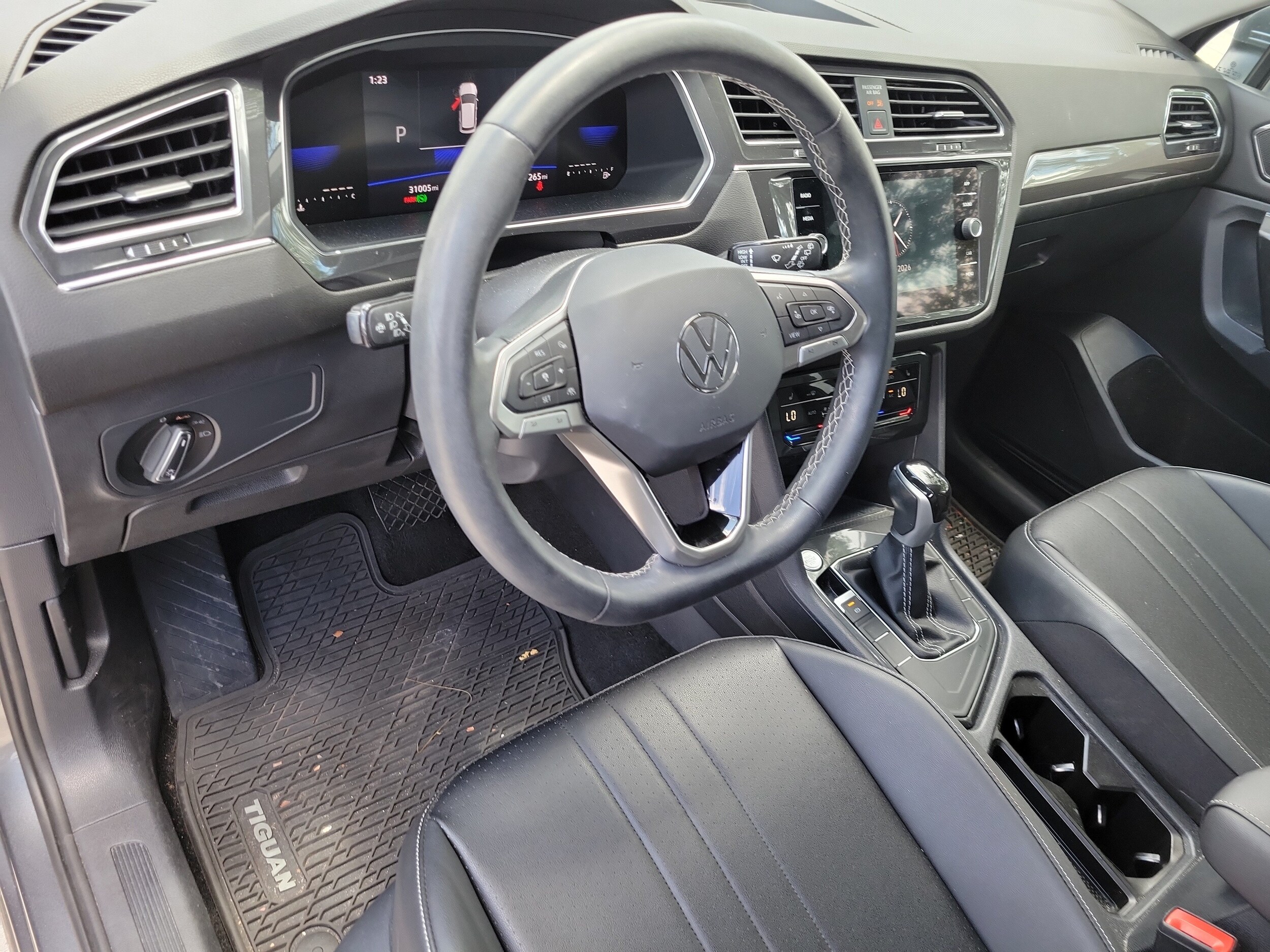 2023 Volkswagen Tiguan SE - Photo 18