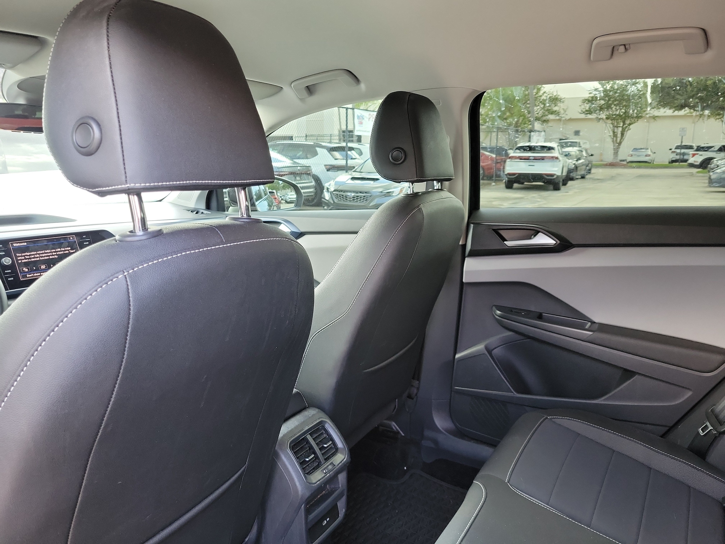 2023 Volkswagen Taos SE - Photo 14