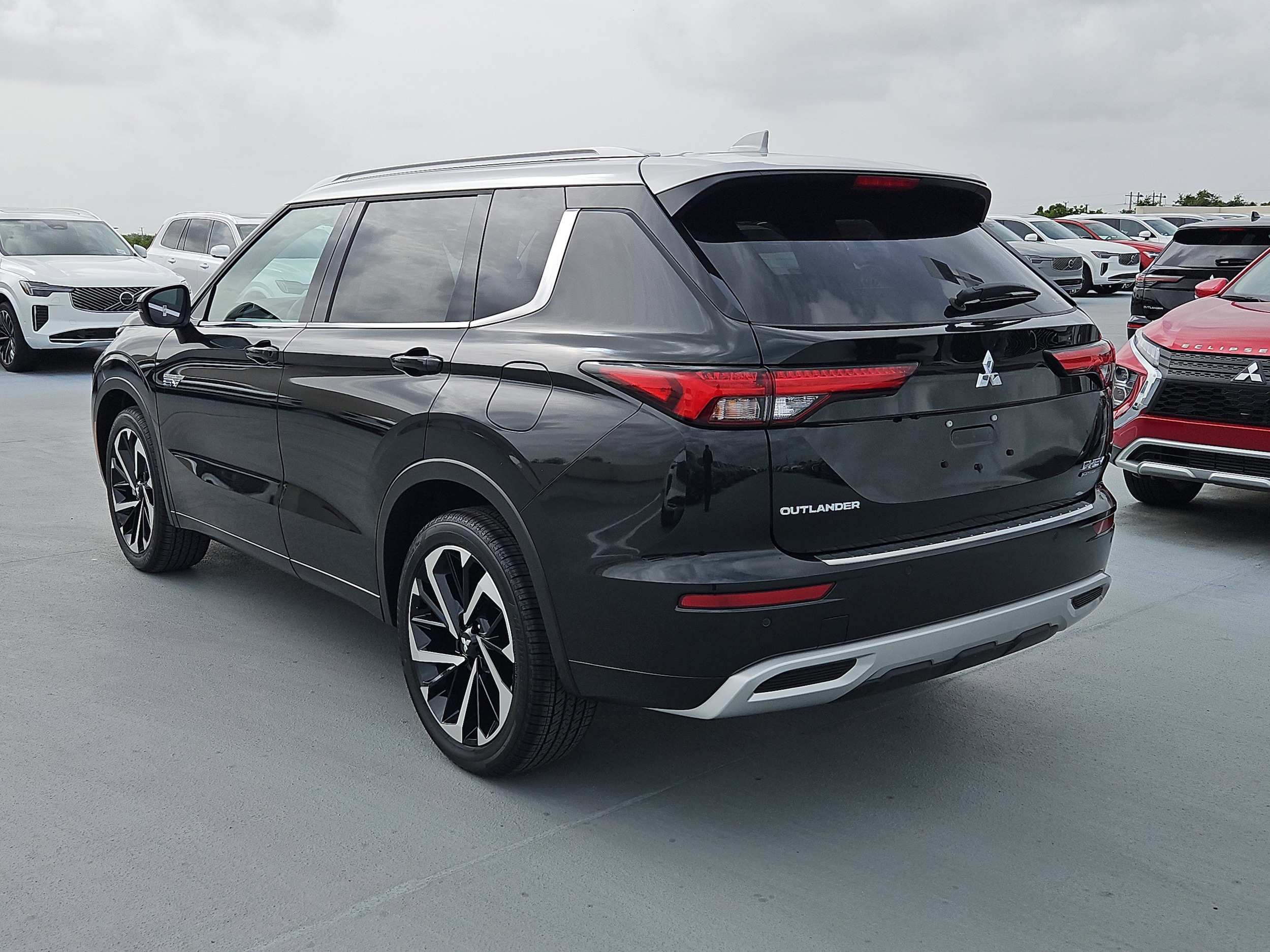 New 2025 Mitsubishi Outlander PHEV For Sale at Gunther Motor