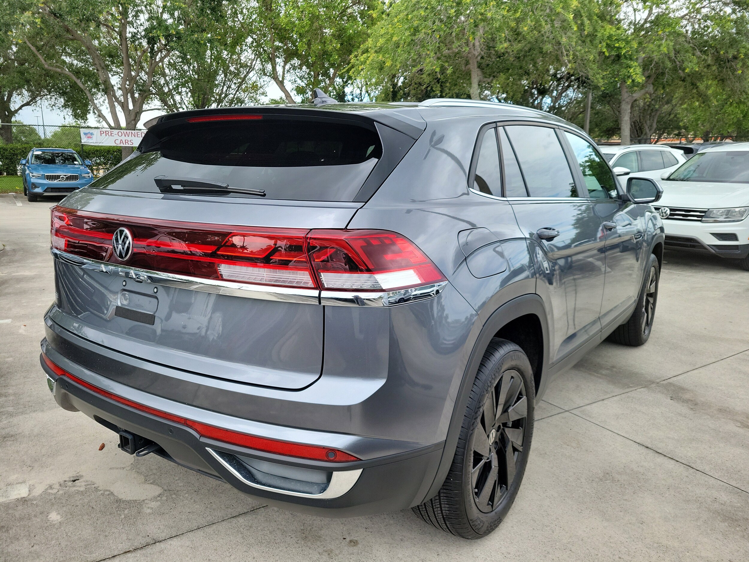 2025 Volkswagen Atlas Cross Sport SE w/Tech - Photo 9