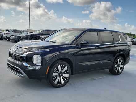 2025 Mitsubishi Outlander SE SUV