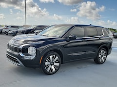 2025 Mitsubishi Outlander SE SUV