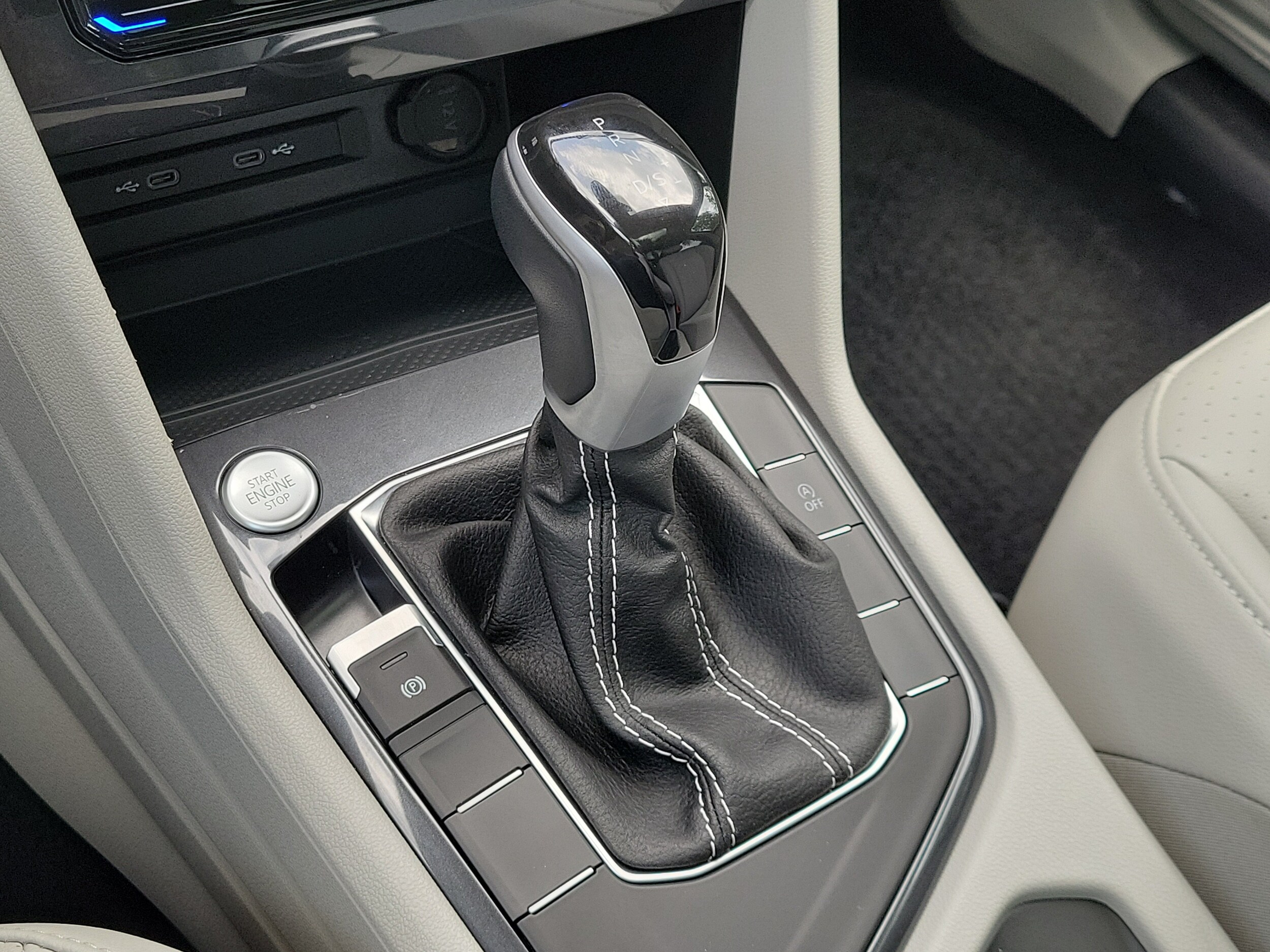 2024 Volkswagen Tiguan SE - Photo 24