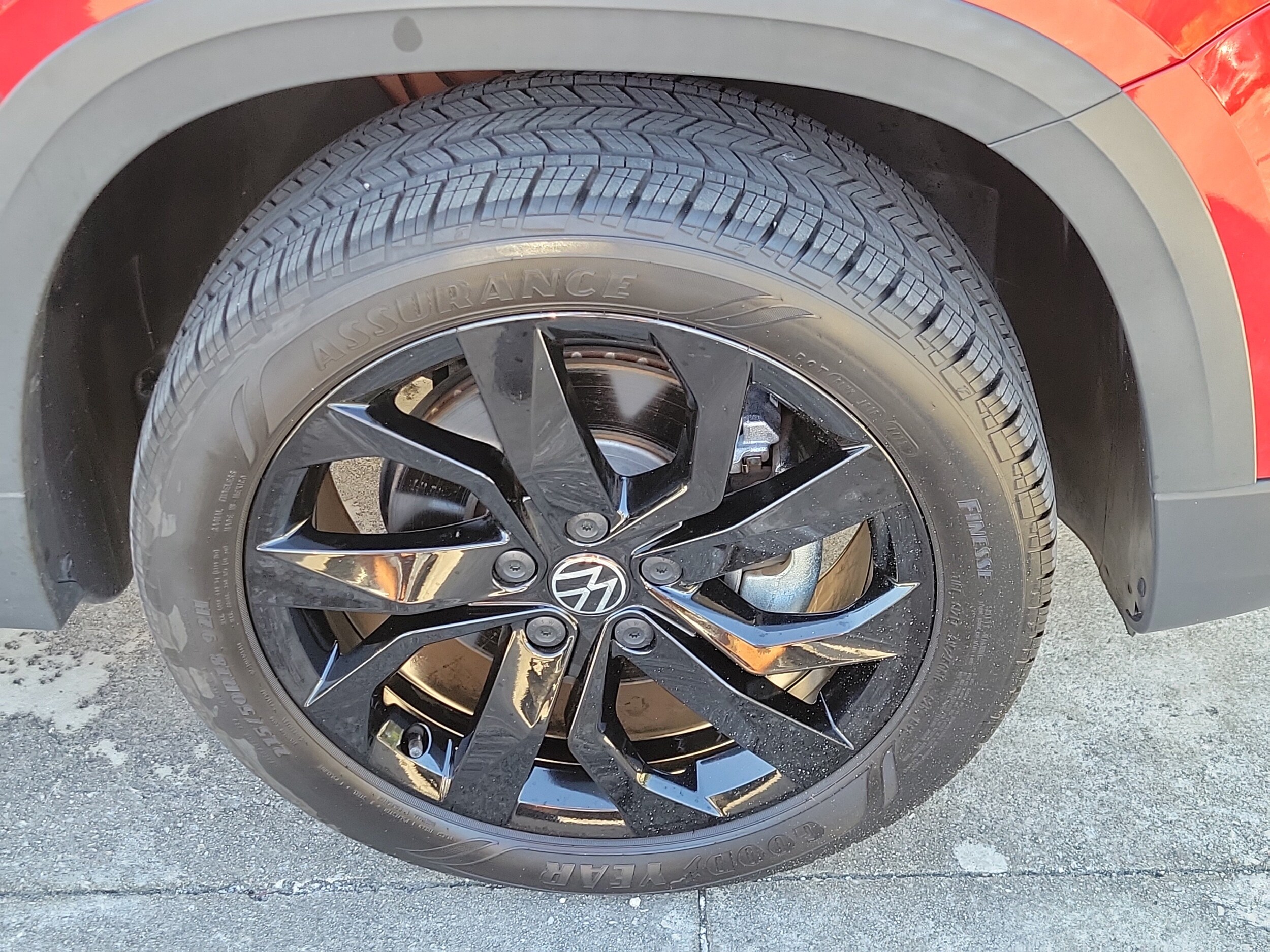 2023 Volkswagen Taos SE - Photo 8