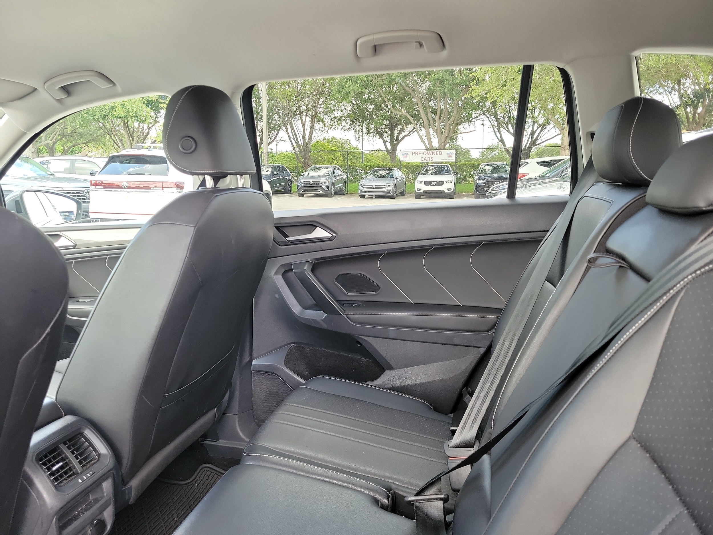 2023 Volkswagen Tiguan SE - Photo 12