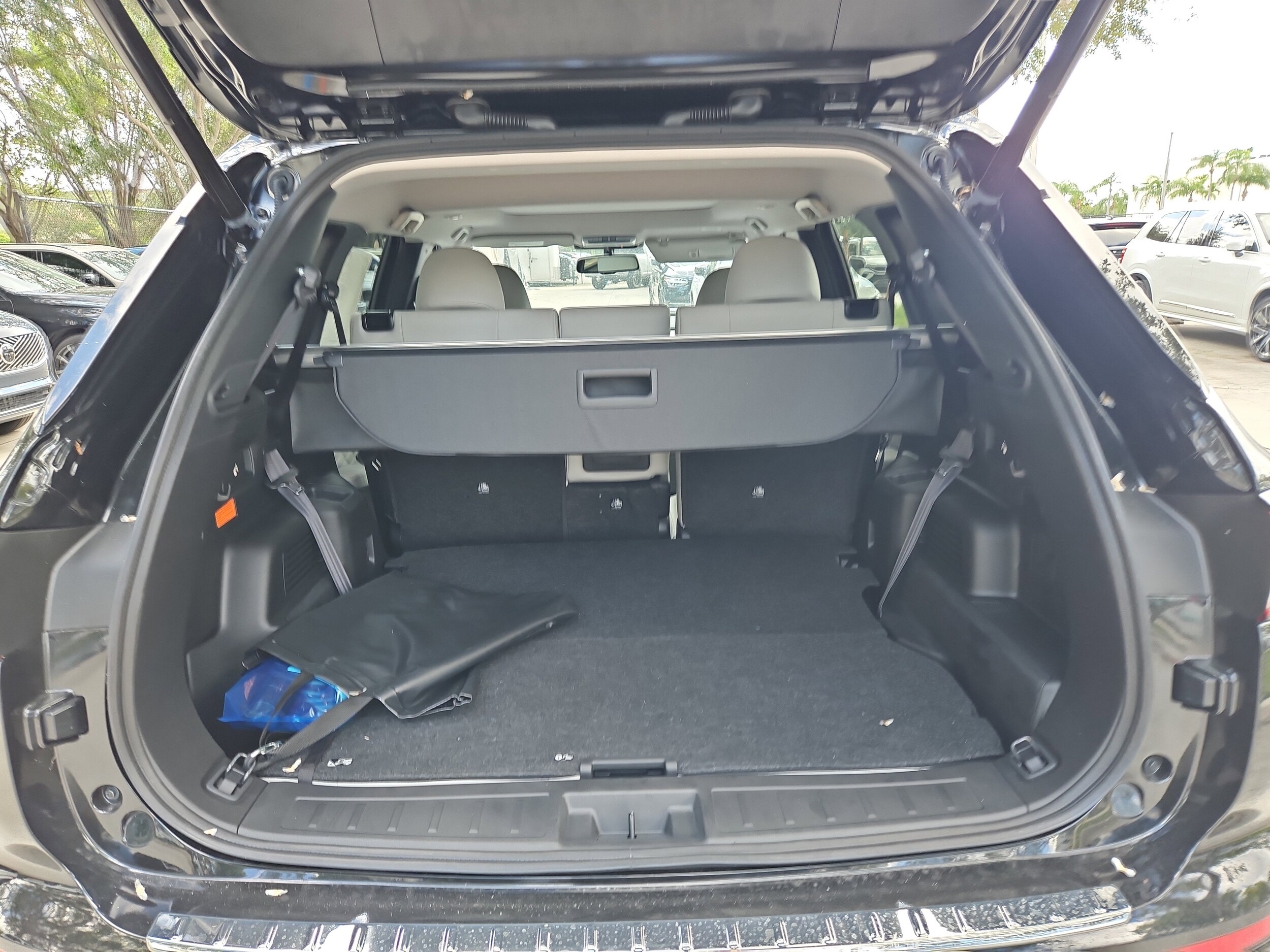 2025 Mitsubishi Outlander Plug-in Hybrid SEL - Photo 7