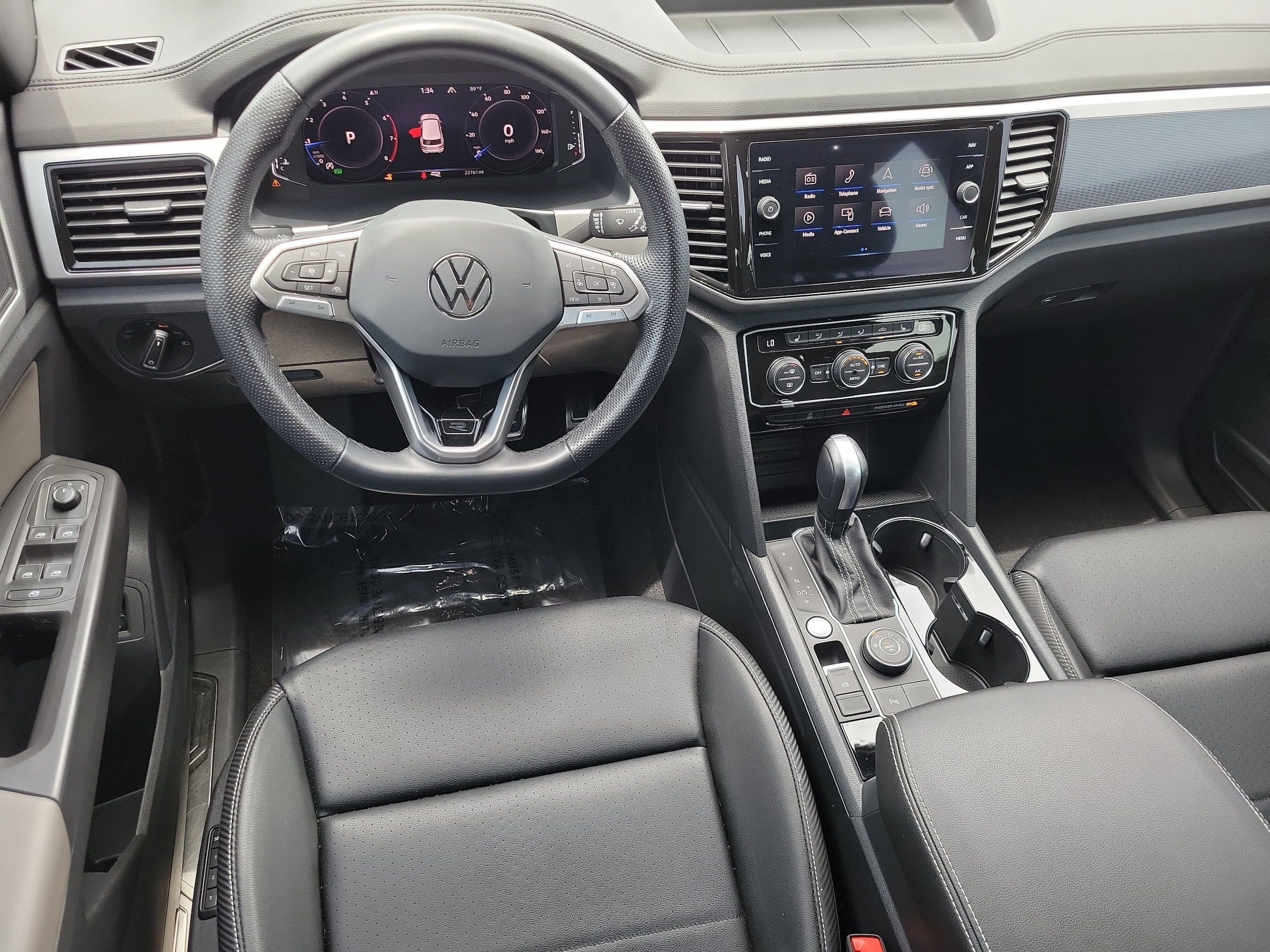 2023 Volkswagen Atlas Cross Sport SEL R-Line Black - Photo 11