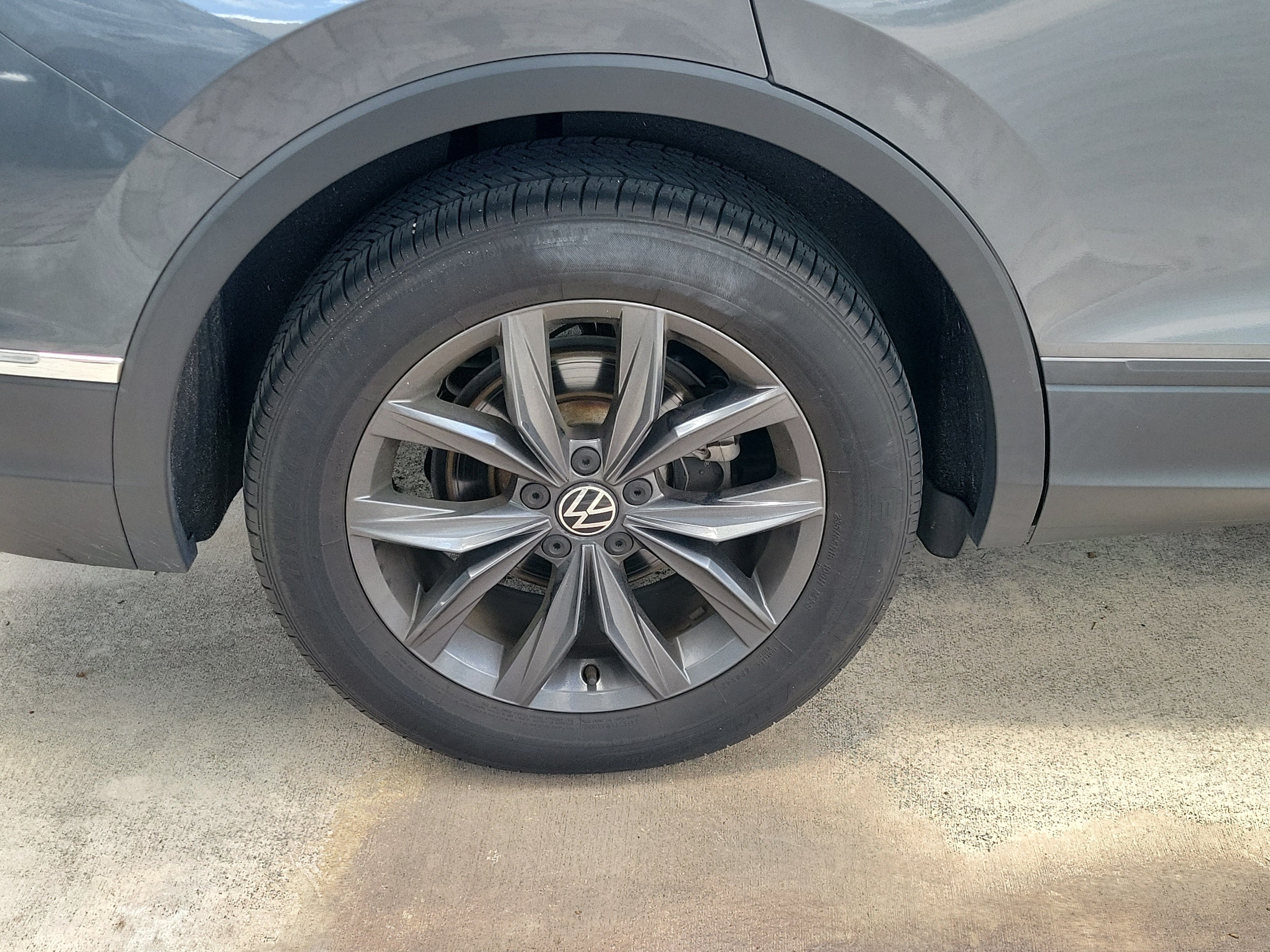 2023 Volkswagen Tiguan SE - Photo 9