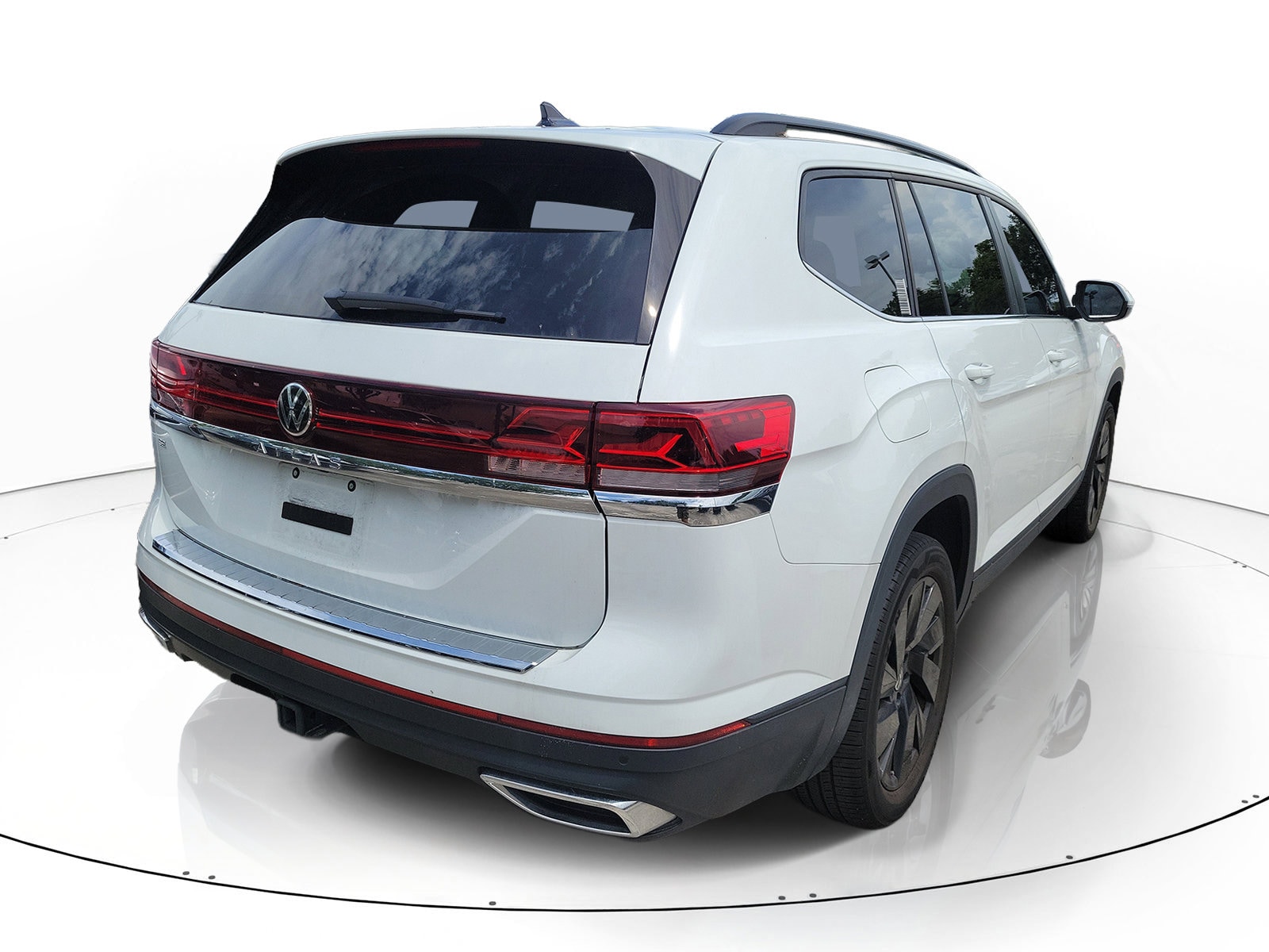 2024 Volkswagen Atlas SE w/Tech - Photo 8