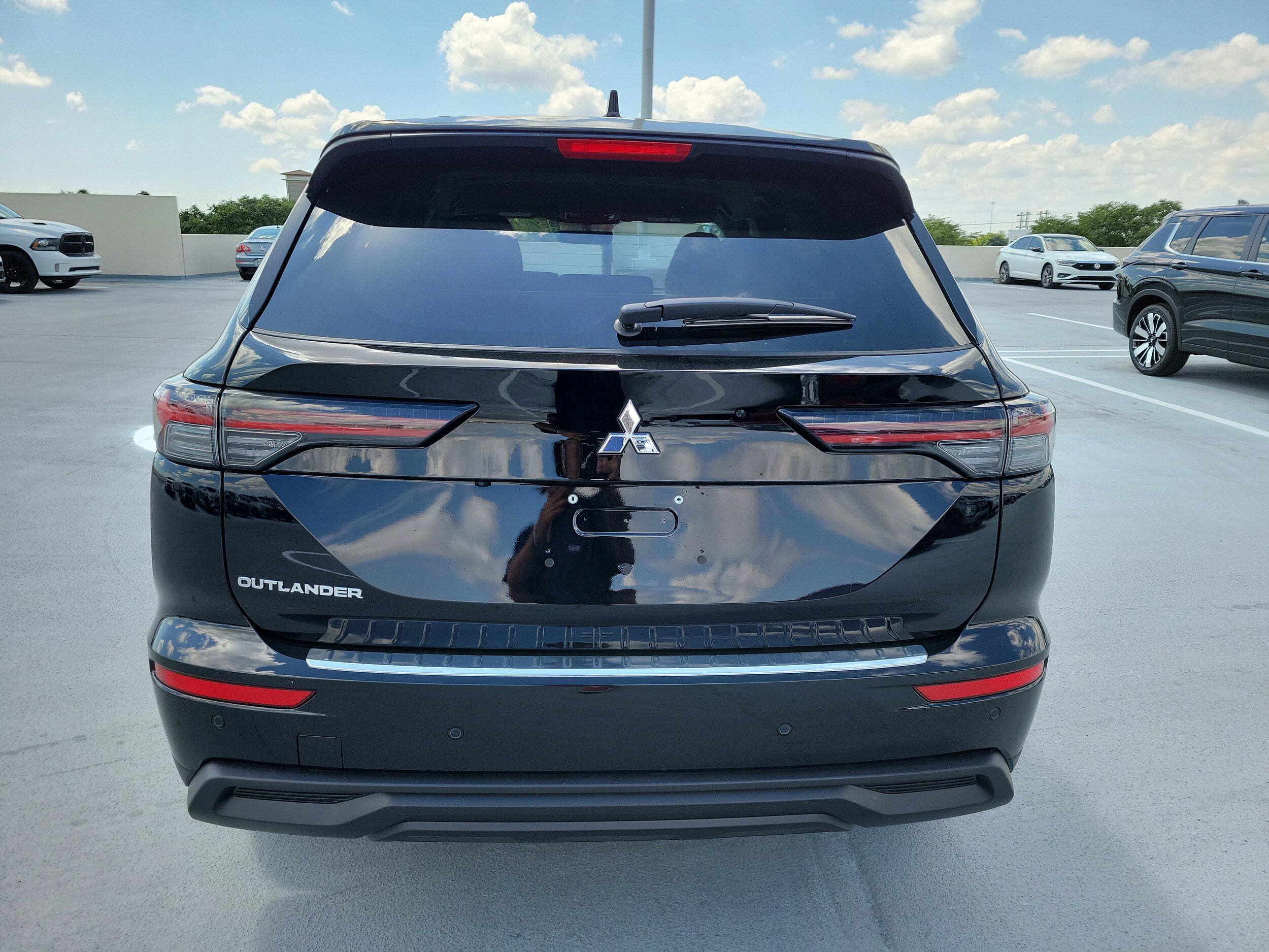 2026 Mitsubishi Outlander ES - Photo 5