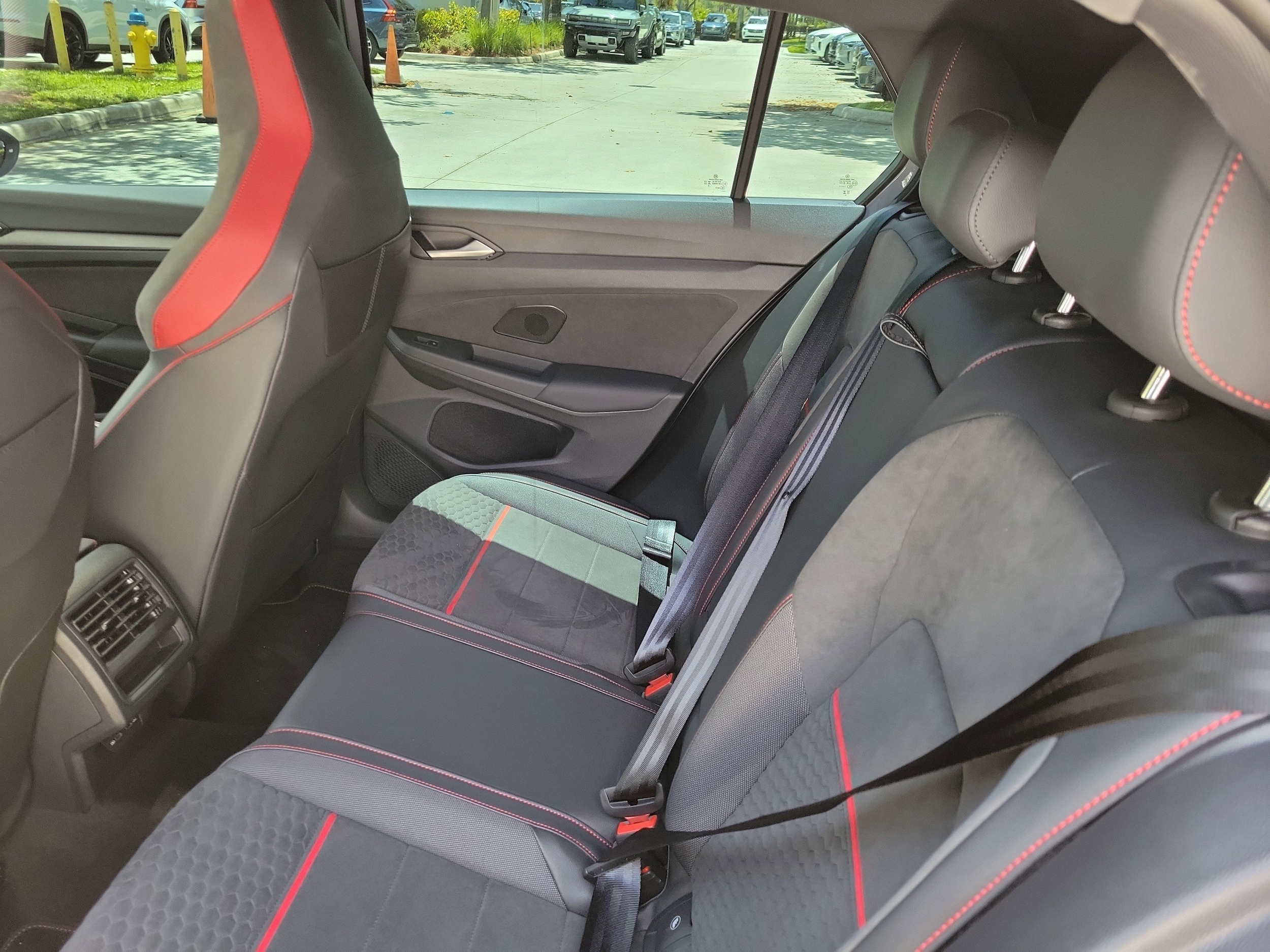 2026 Volkswagen Golf GTI SE - Photo 13