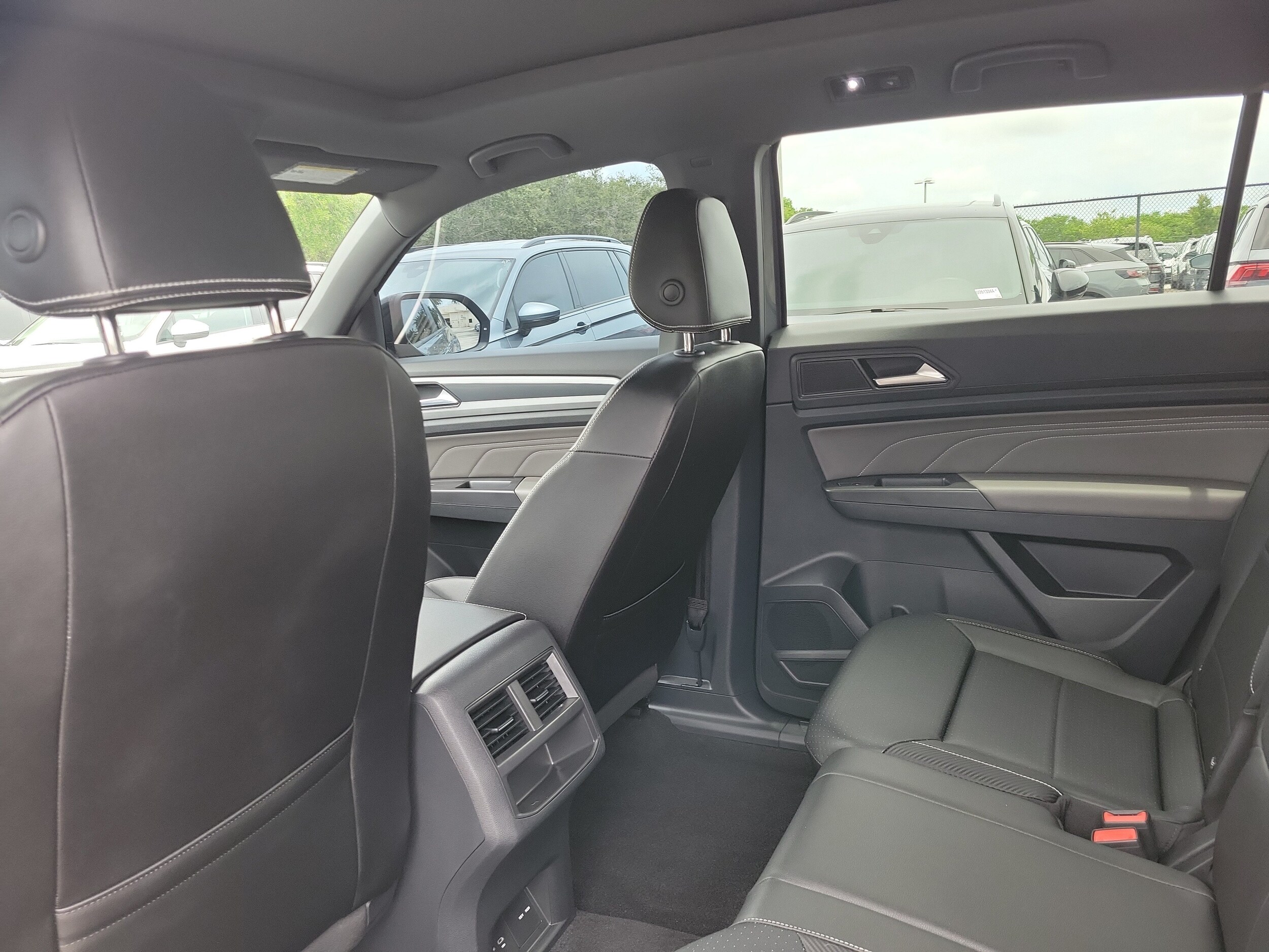 2023 Volkswagen Atlas Cross Sport SEL R-Line Black - Photo 14