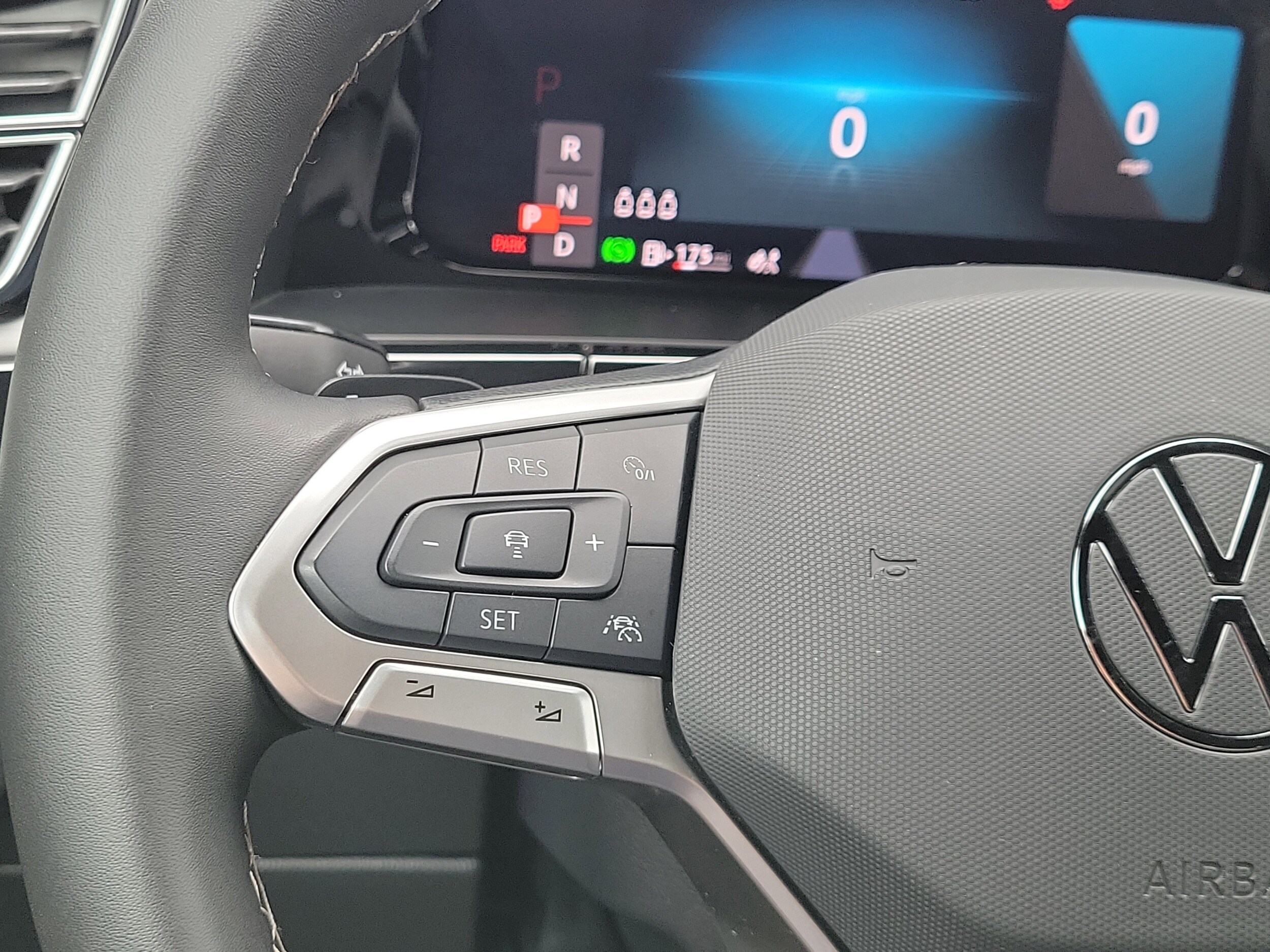 2025 Volkswagen Atlas Cross Sport SE w/Tech - Photo 23