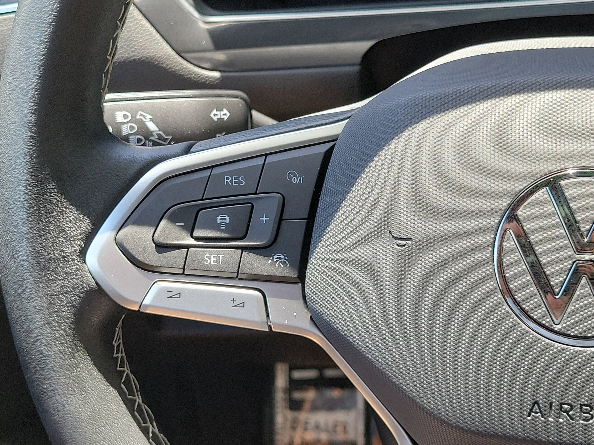 2023 Volkswagen Tiguan SE R-LINE BLACK - Photo 20