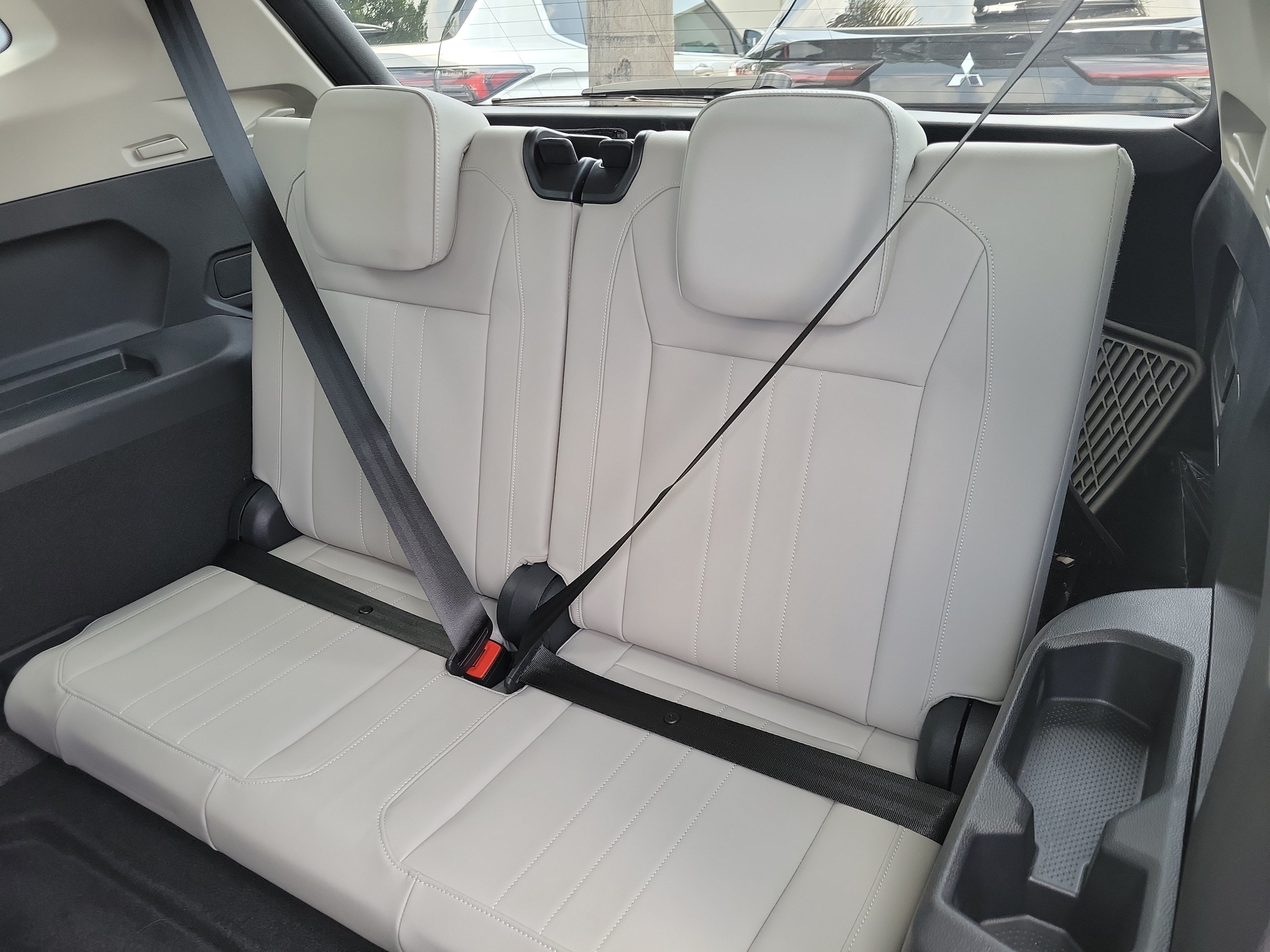 2024 Volkswagen Tiguan SE - Photo 13