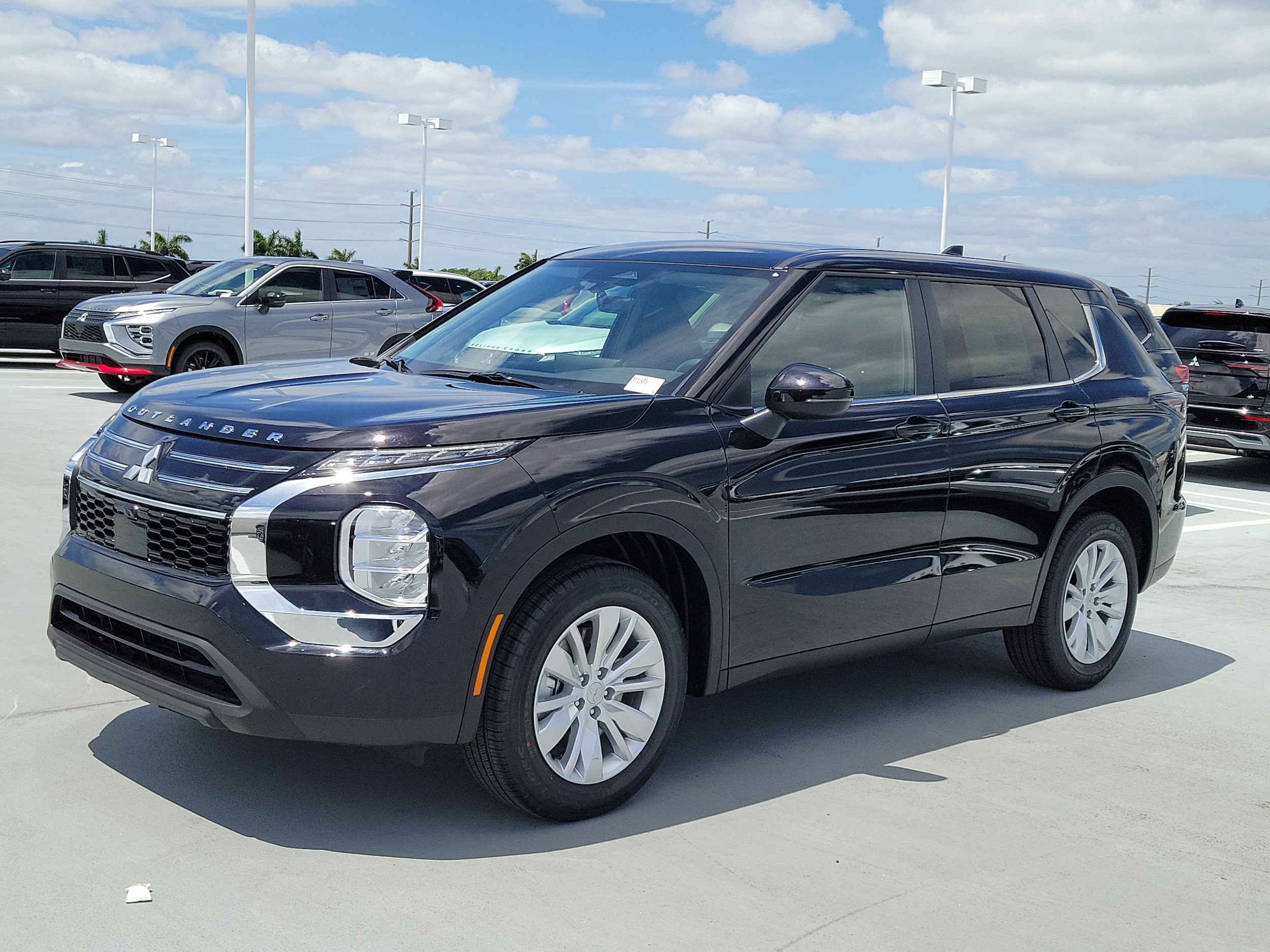 2026 Mitsubishi Outlander ES