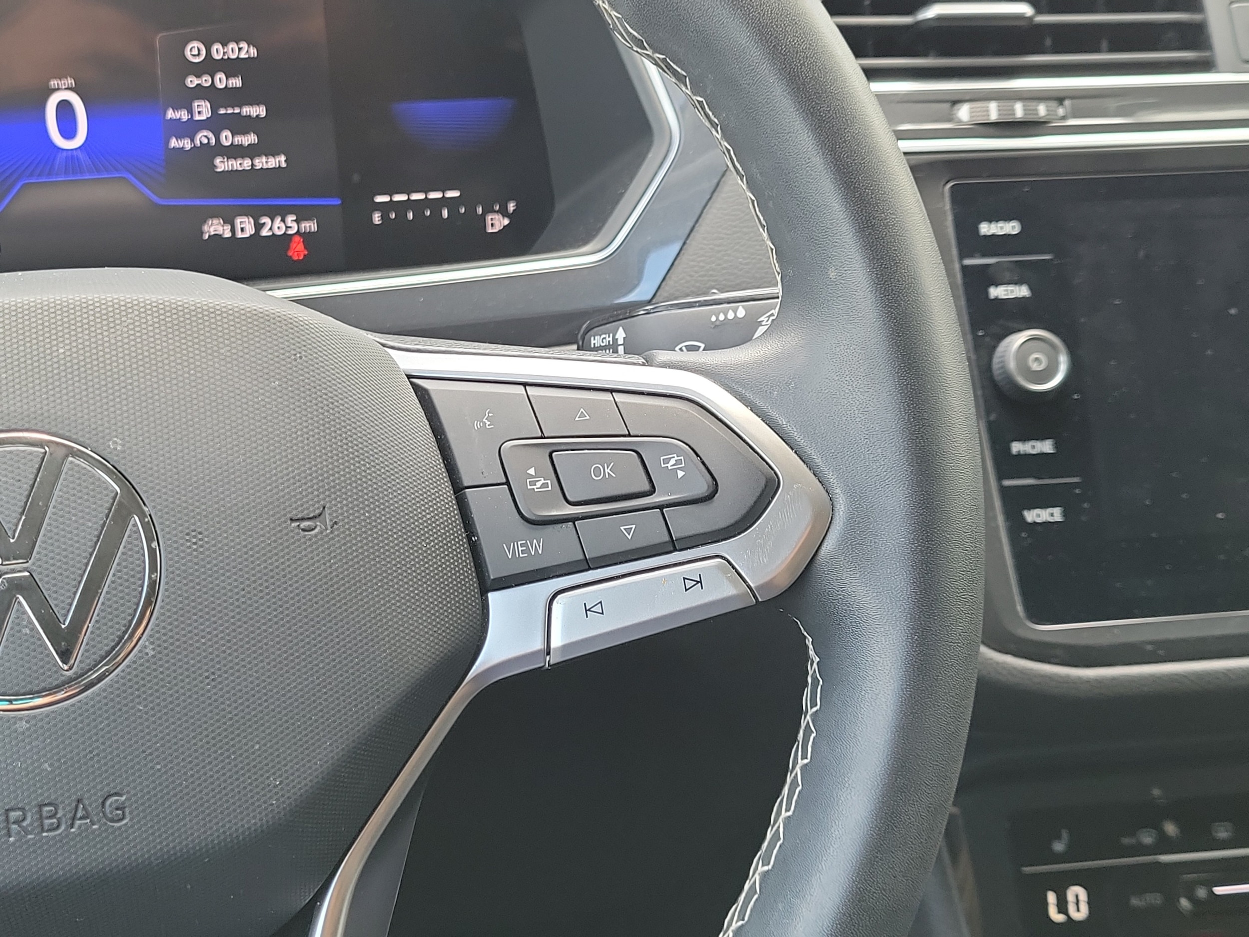 2023 Volkswagen Tiguan SE - Photo 23