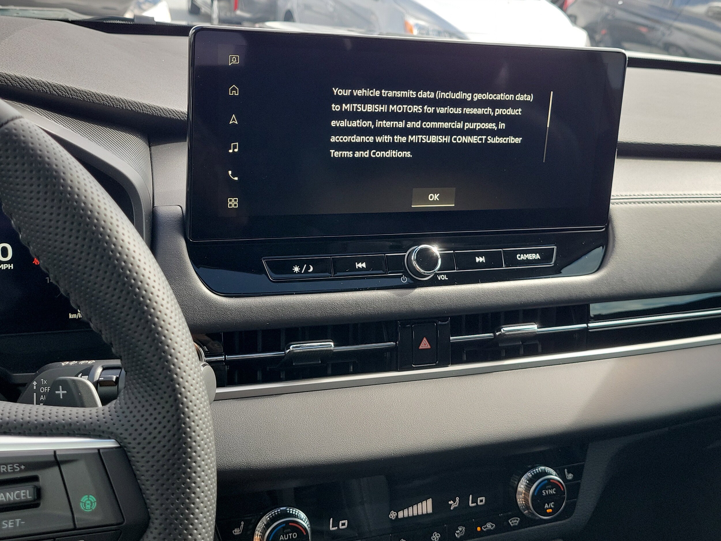2025 Mitsubishi Outlander SE - Photo 15