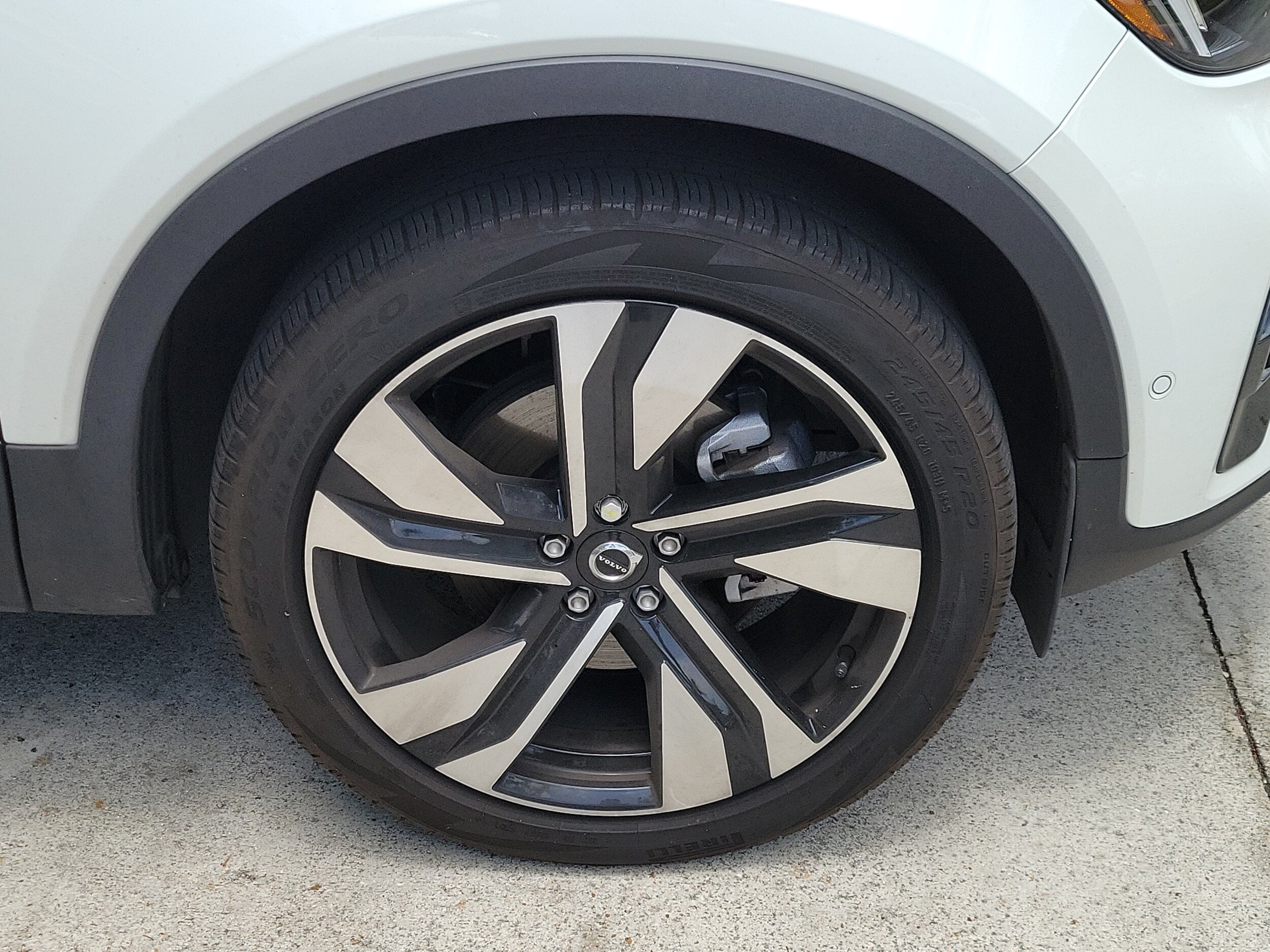 2024 Volvo XC40 Plus - Photo 10