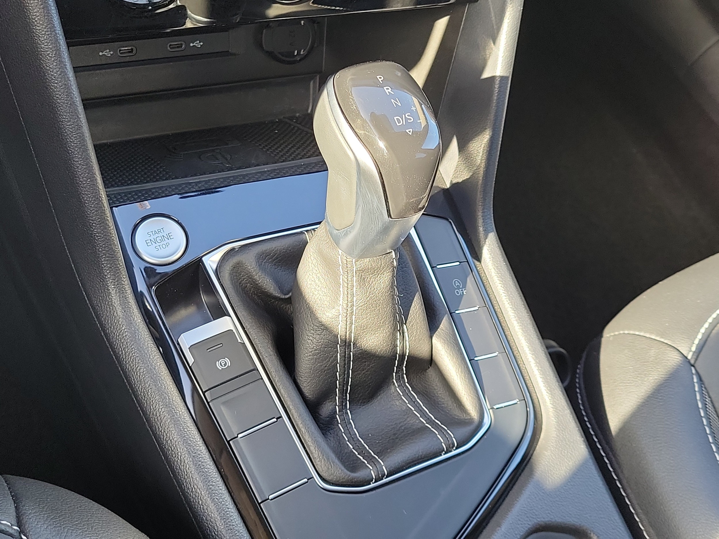 2023 Volkswagen Taos SE - Photo 24