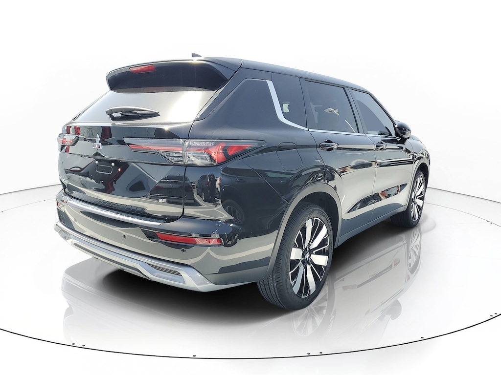 New 2026 Mitsubishi Outlander SE SUV