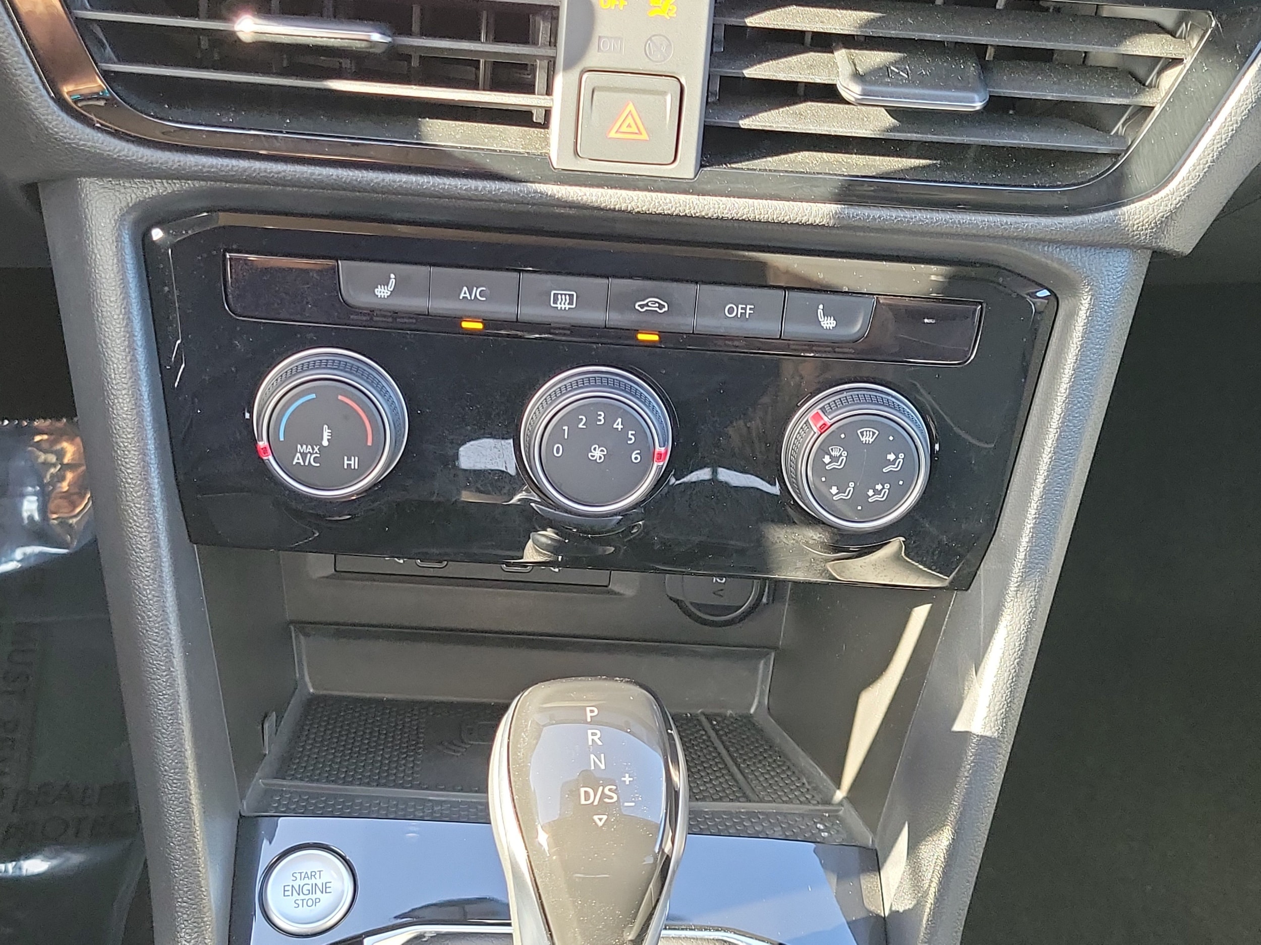 2023 Volkswagen Taos SE - Photo 23
