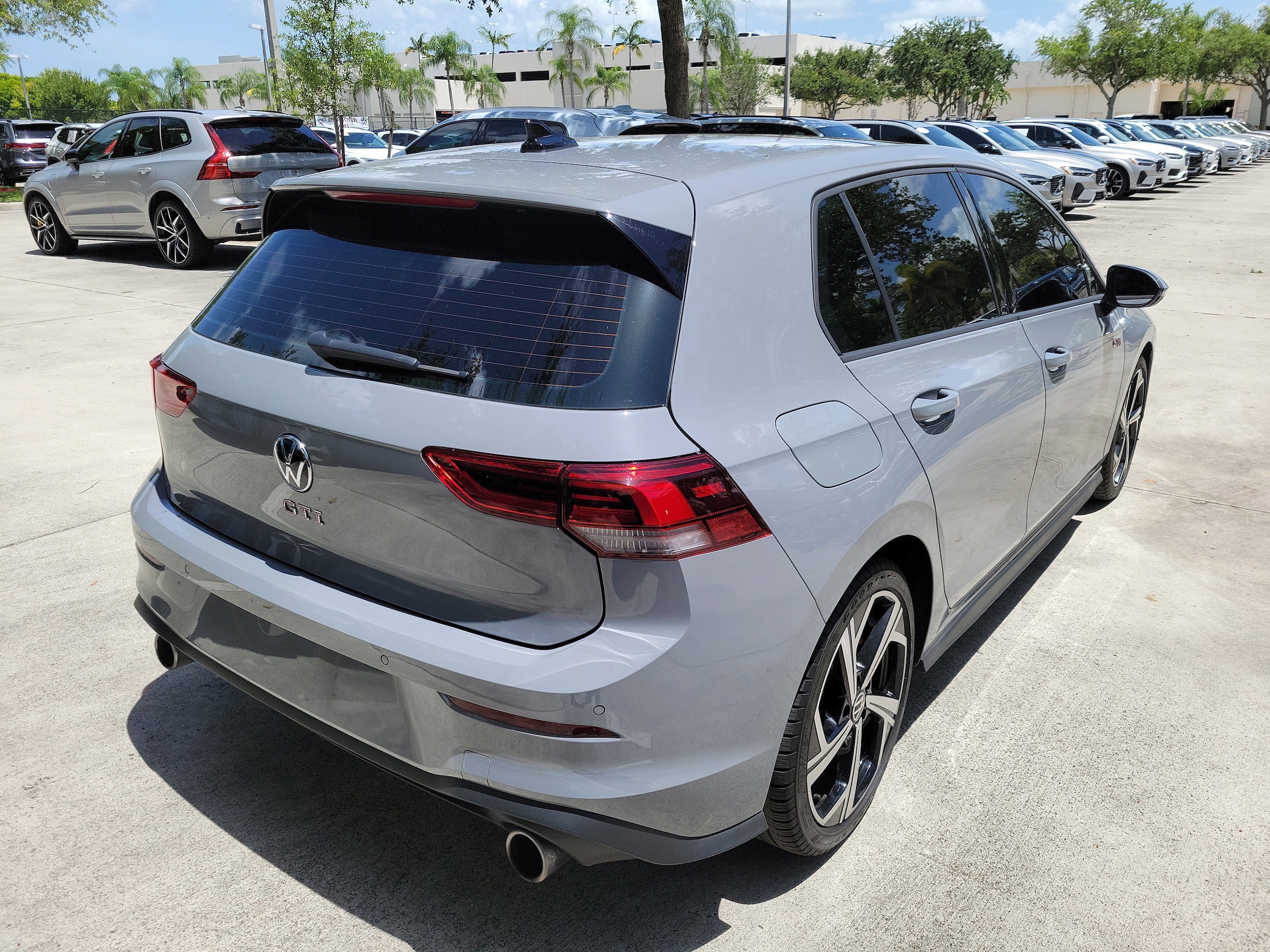 2026 Volkswagen Golf GTI SE - Photo 9