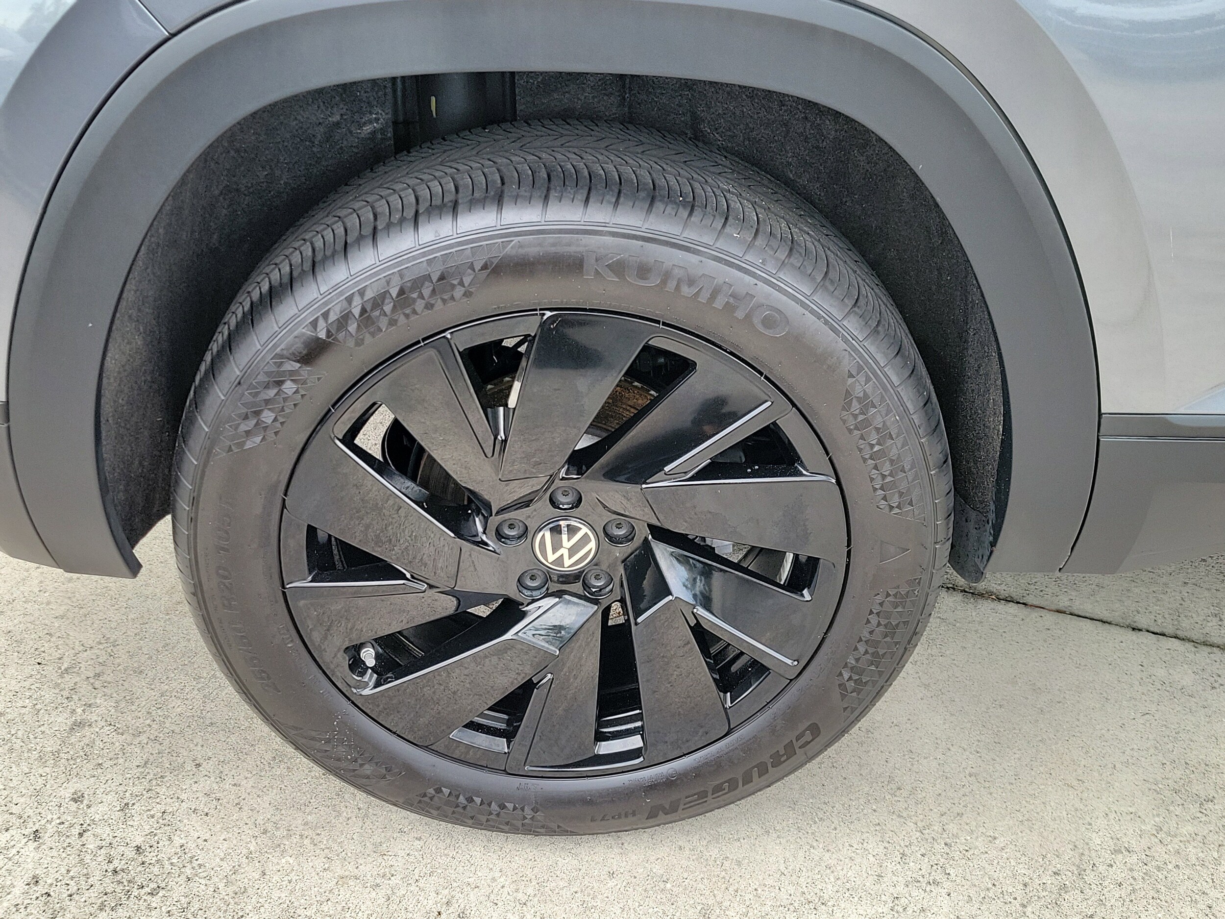 2025 Volkswagen Atlas Cross Sport SE w/Tech - Photo 10