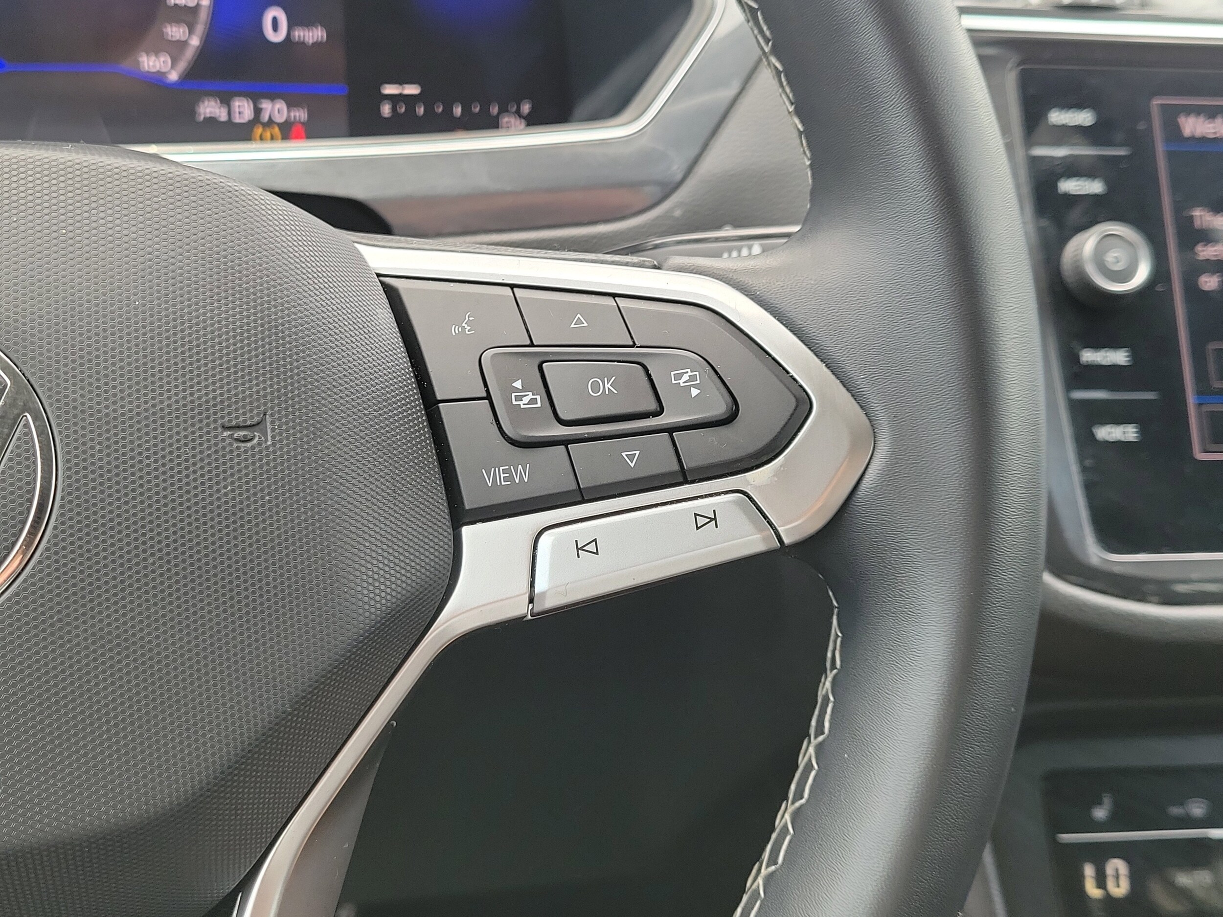 2023 Volkswagen Tiguan SE - Photo 24