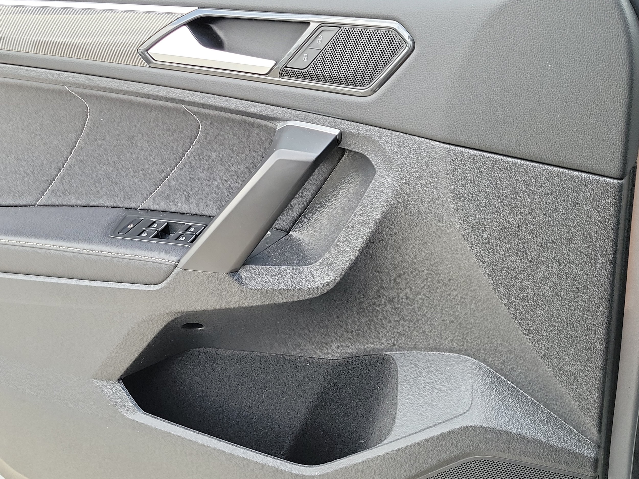 2023 Volkswagen Tiguan SE R-LINE BLACK - Photo 20