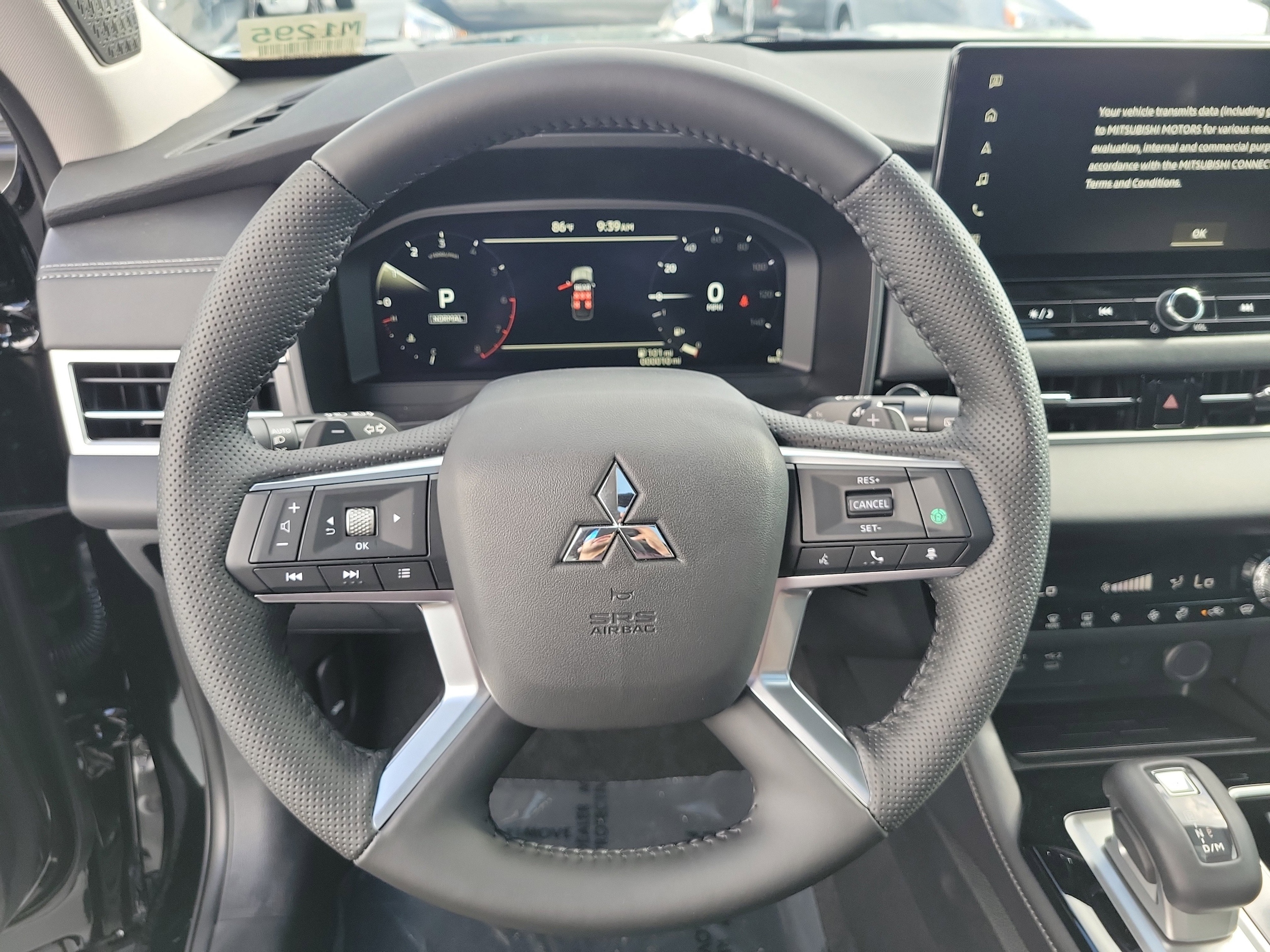 2025 Mitsubishi Outlander SE - Photo 13
