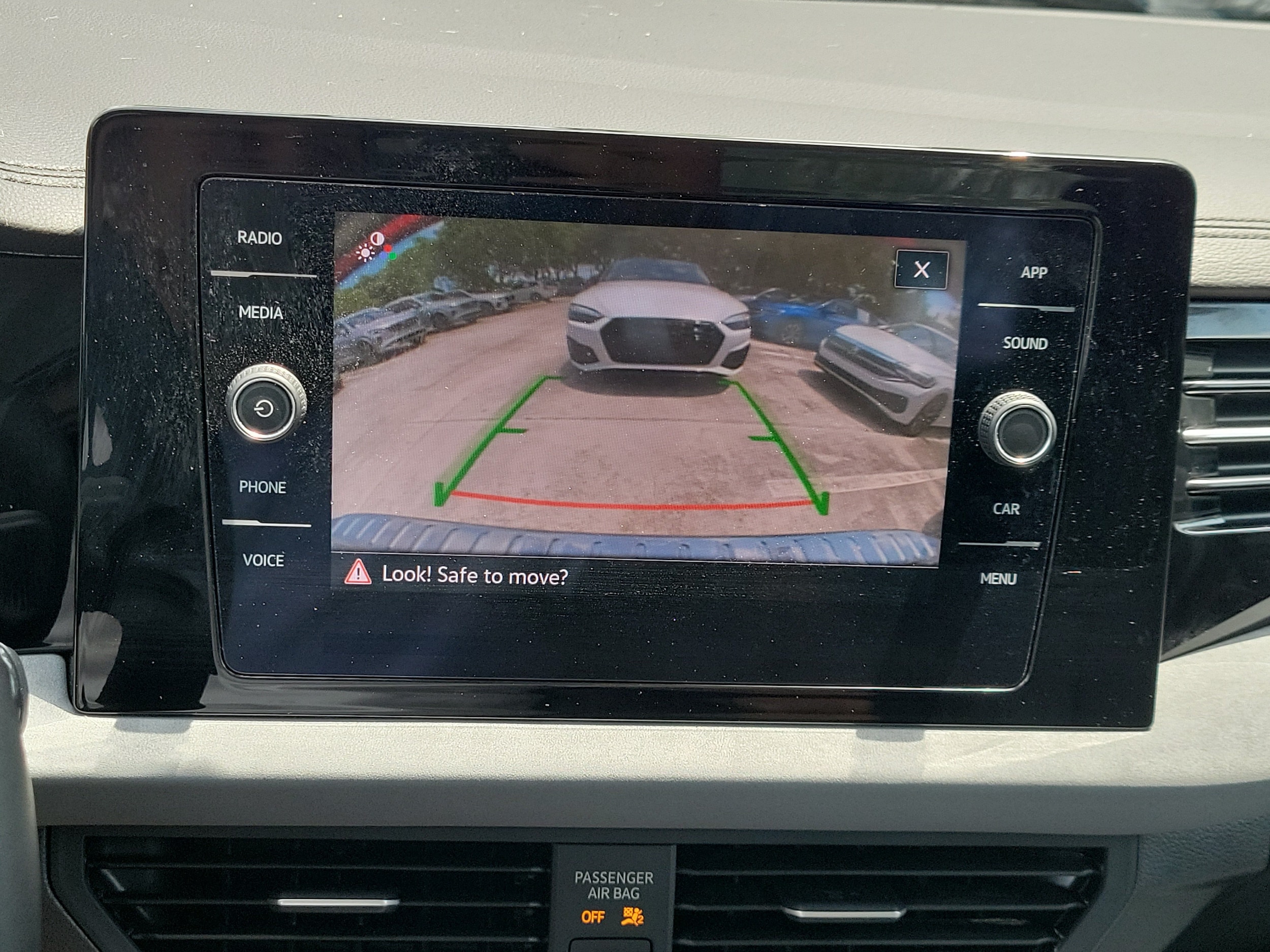 2025 Volkswagen Jetta SE - Photo 28