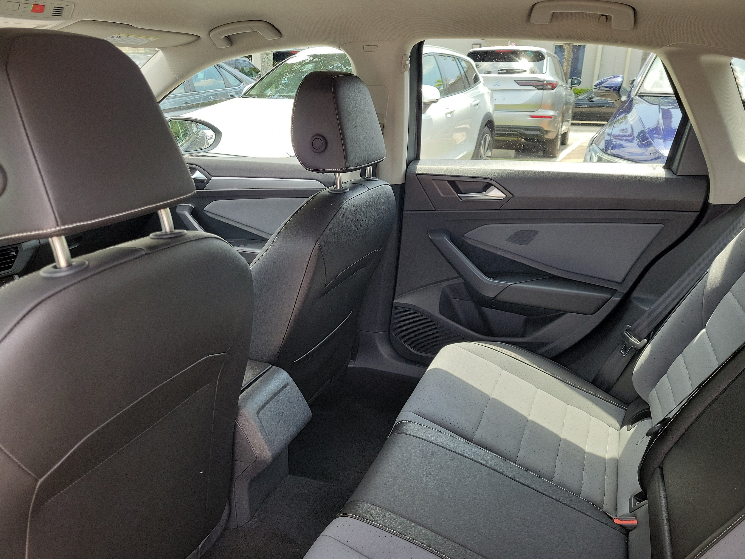 2025 Volkswagen Jetta SE - Photo 15