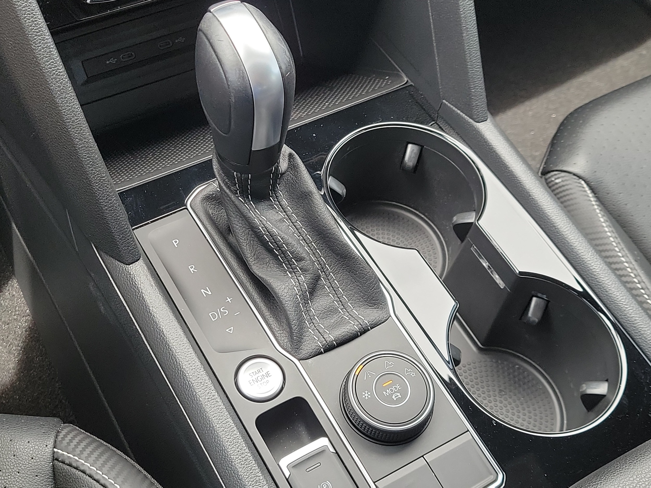 2023 Volkswagen Atlas Cross Sport SEL R-Line Black - Photo 29