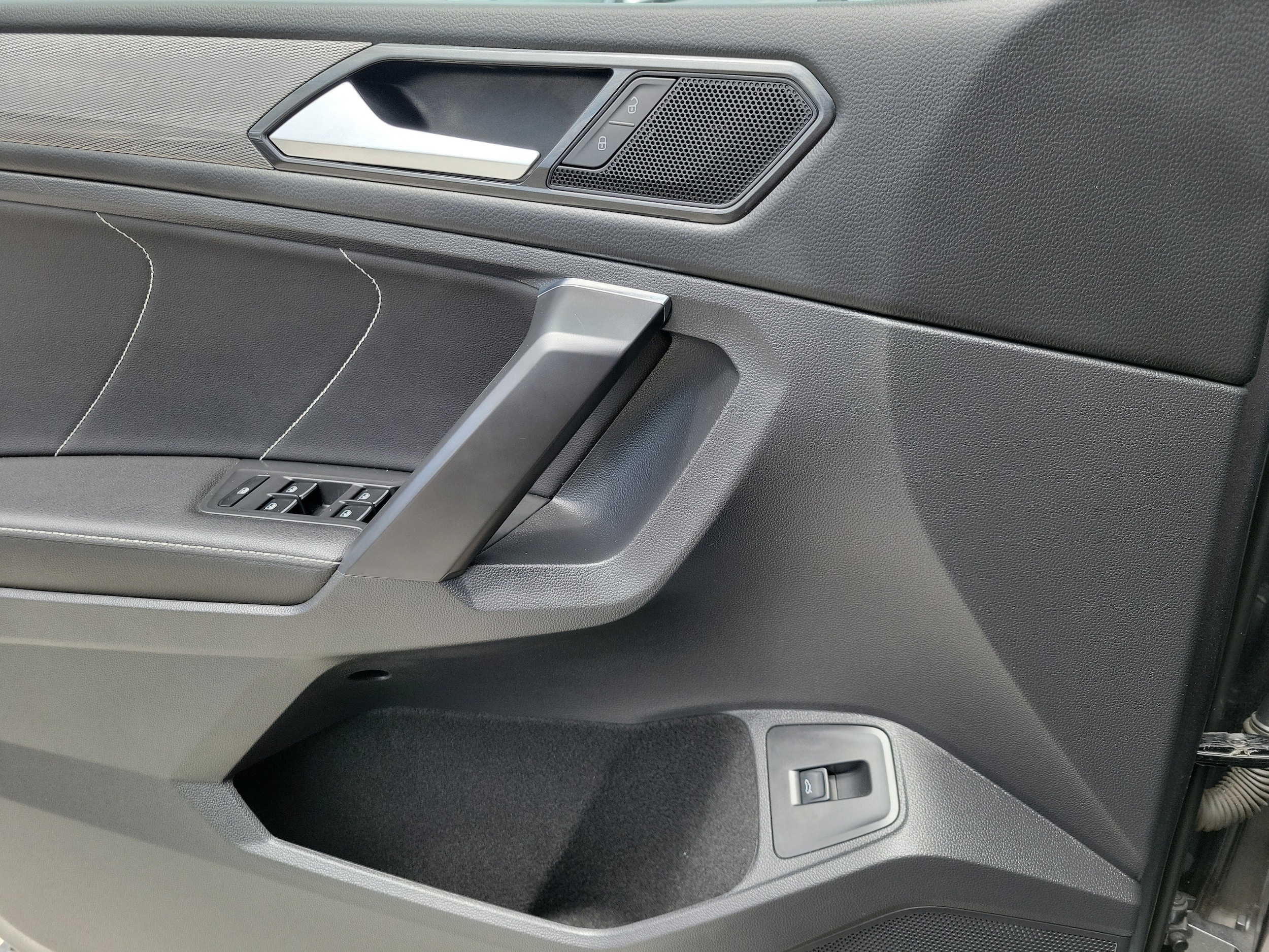 2023 Volkswagen Tiguan SE - Photo 21