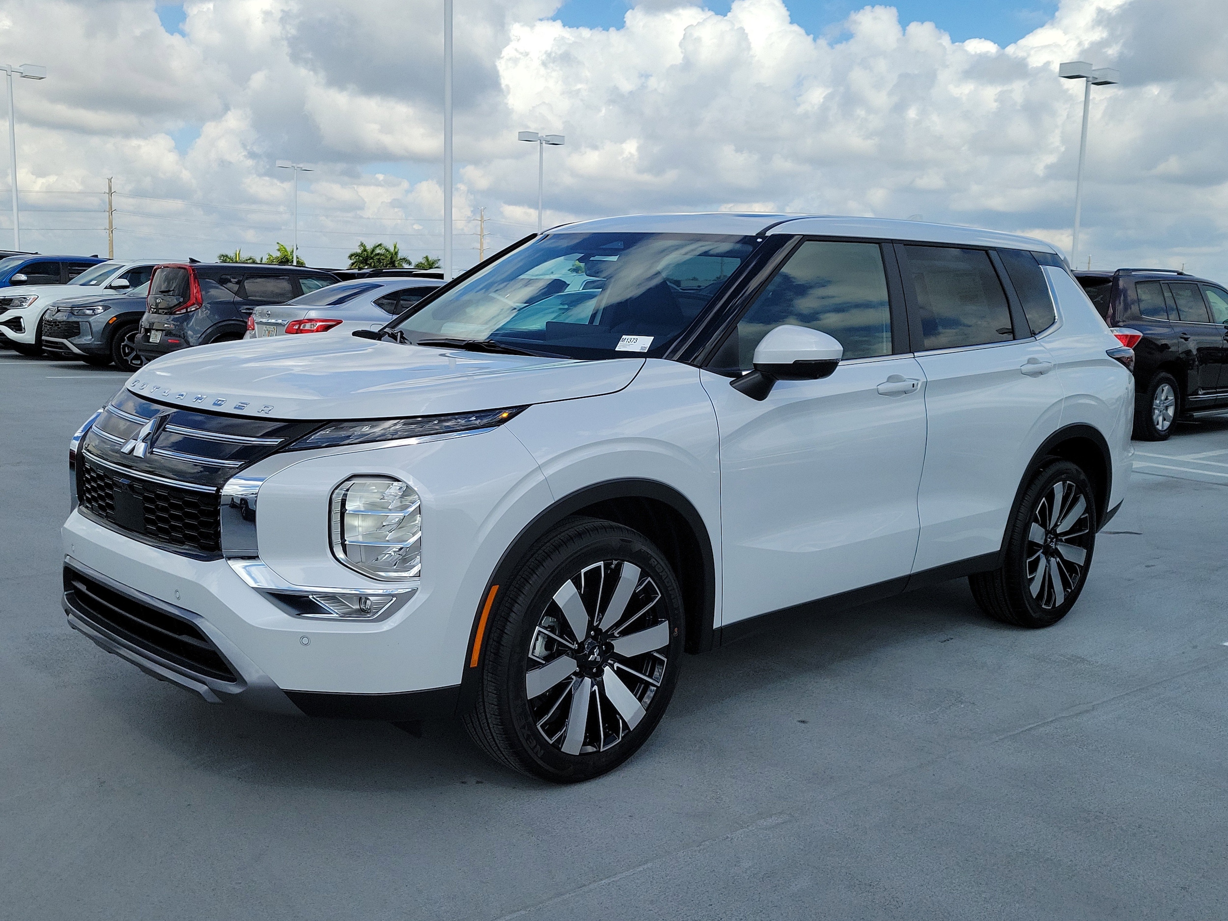 2026 Mitsubishi Outlander SE