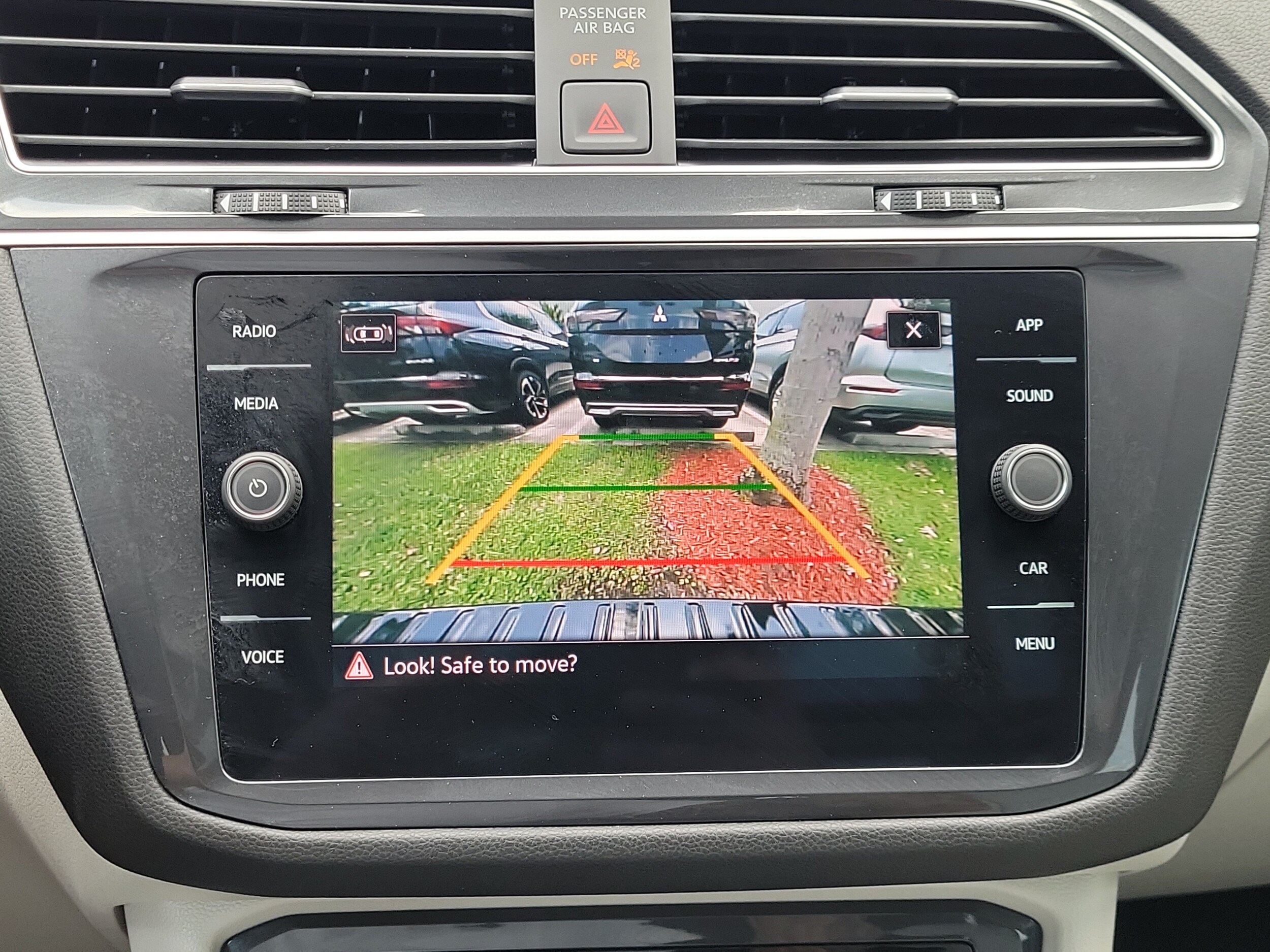 2024 Volkswagen Tiguan SE - Photo 23