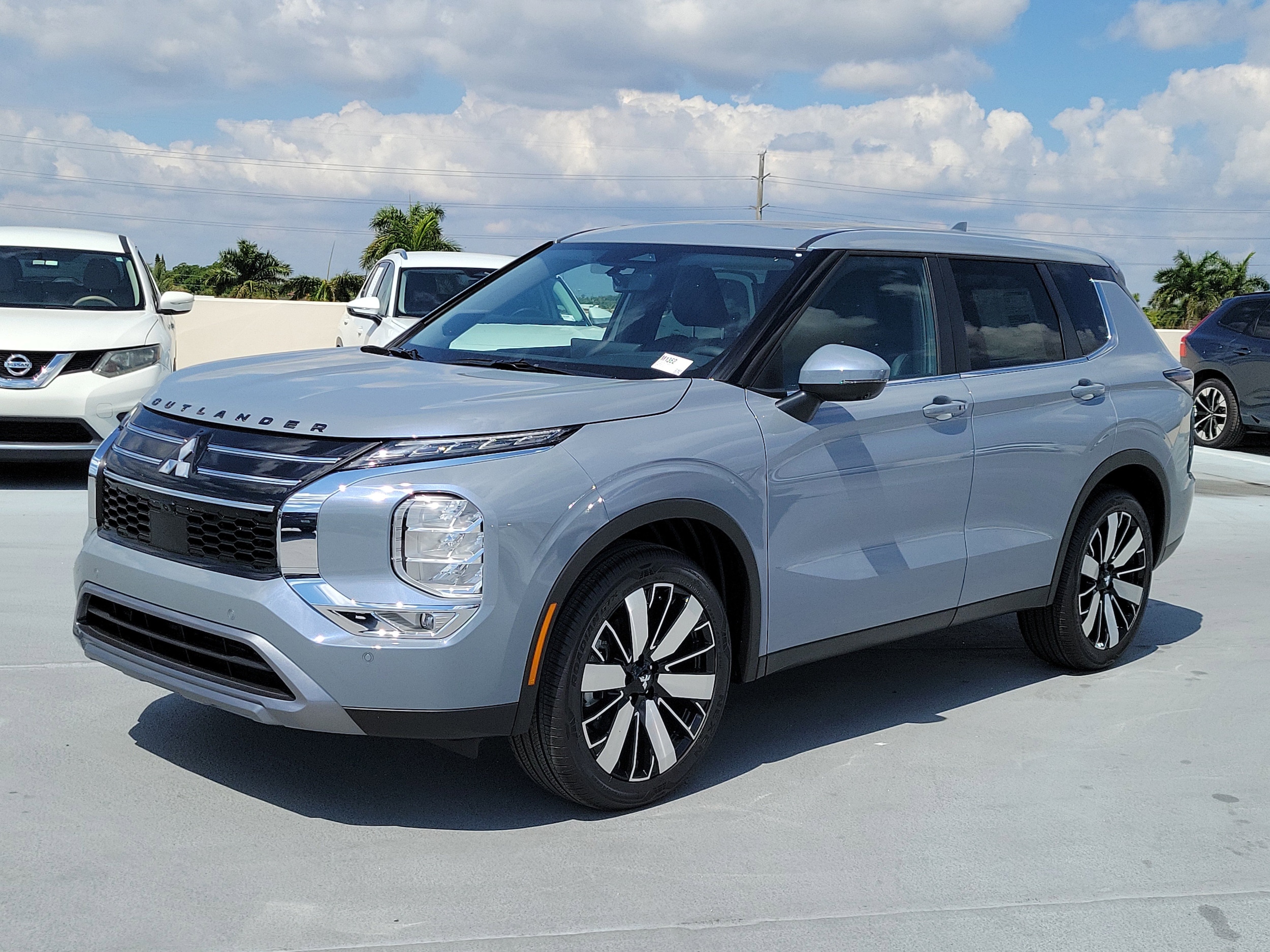 2026 Mitsubishi Outlander SE