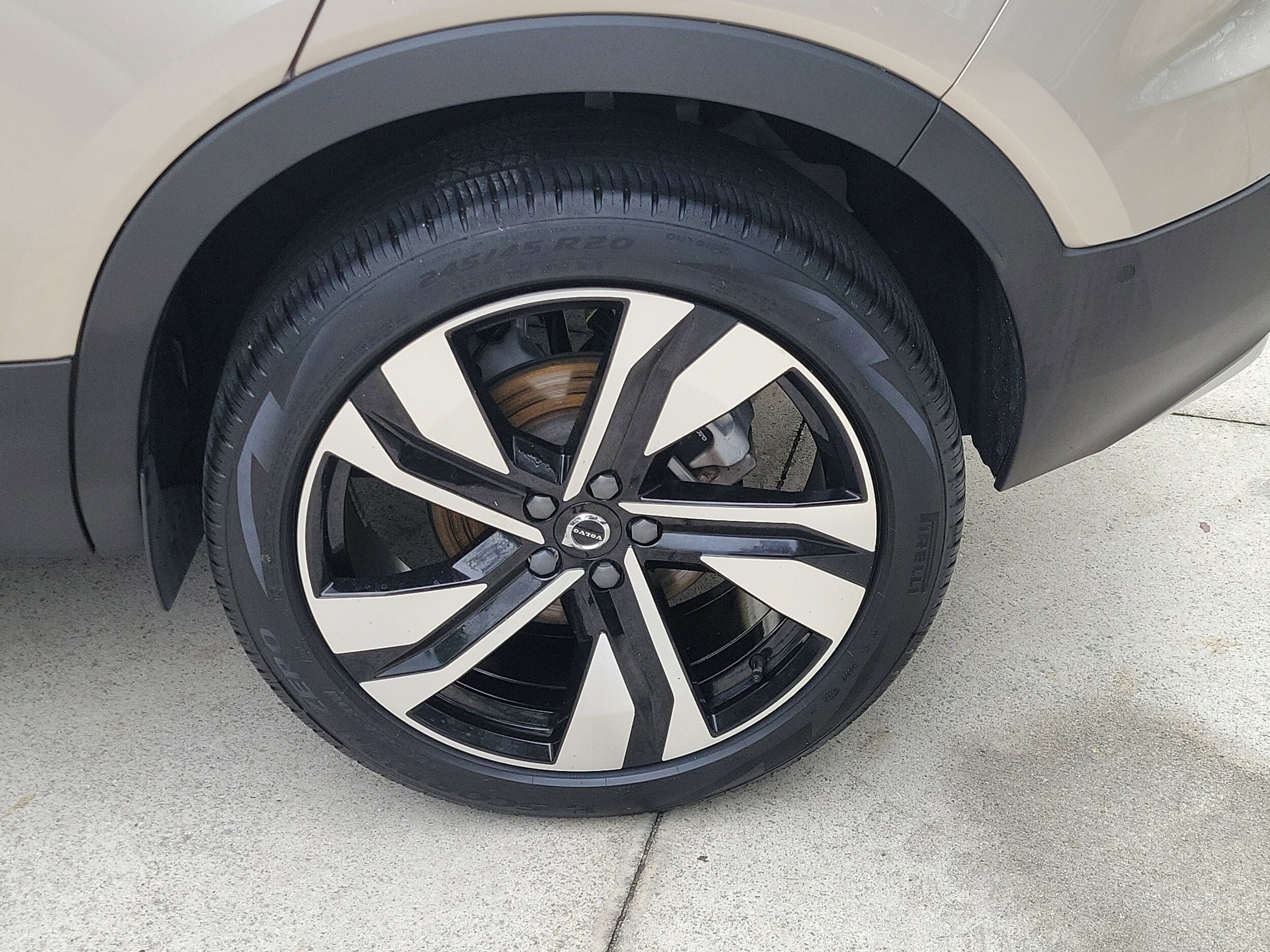 2024 Volvo XC40 Plus - Photo 6