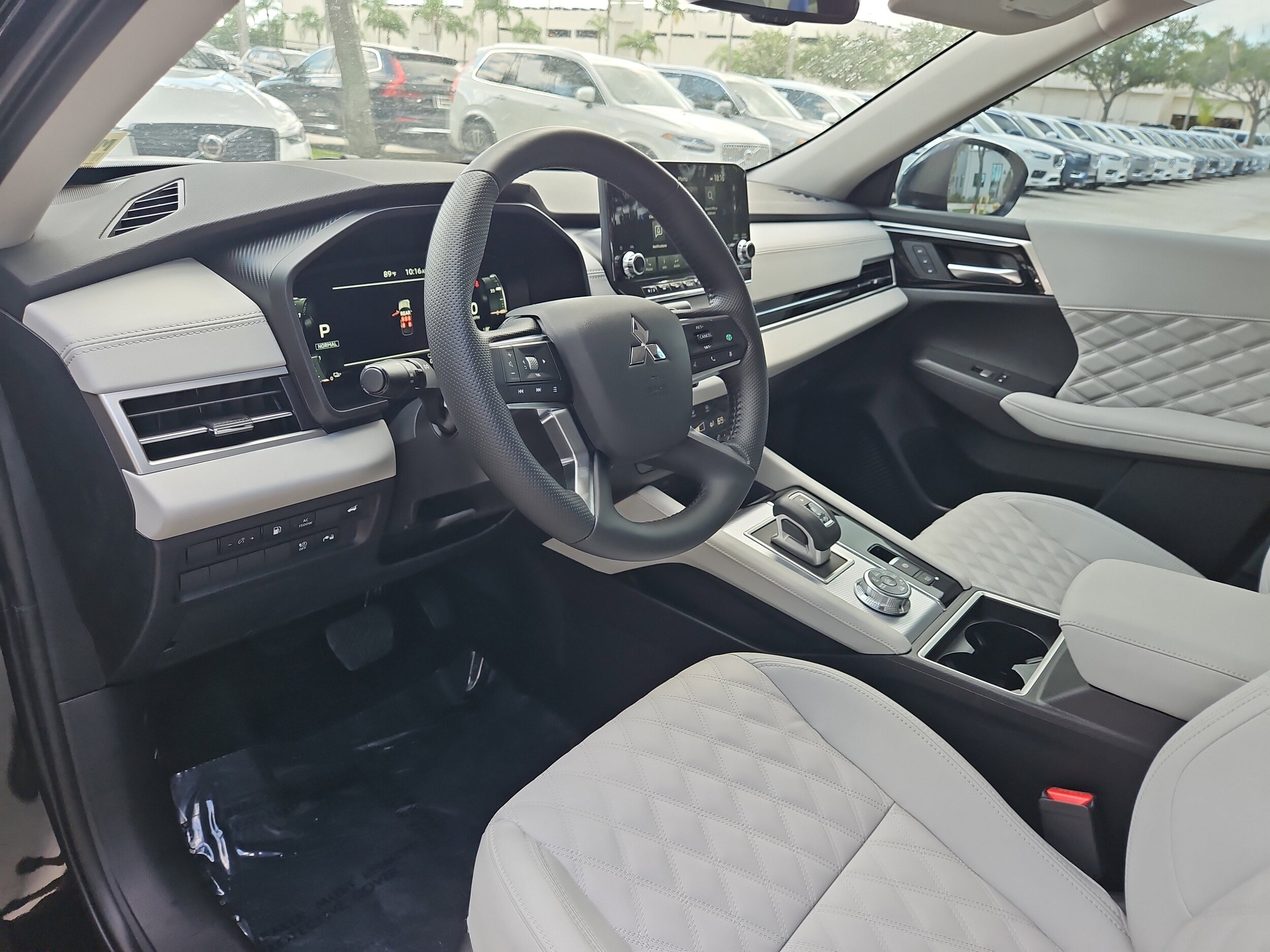 2025 Mitsubishi Outlander Plug-in Hybrid SEL - Photo 11