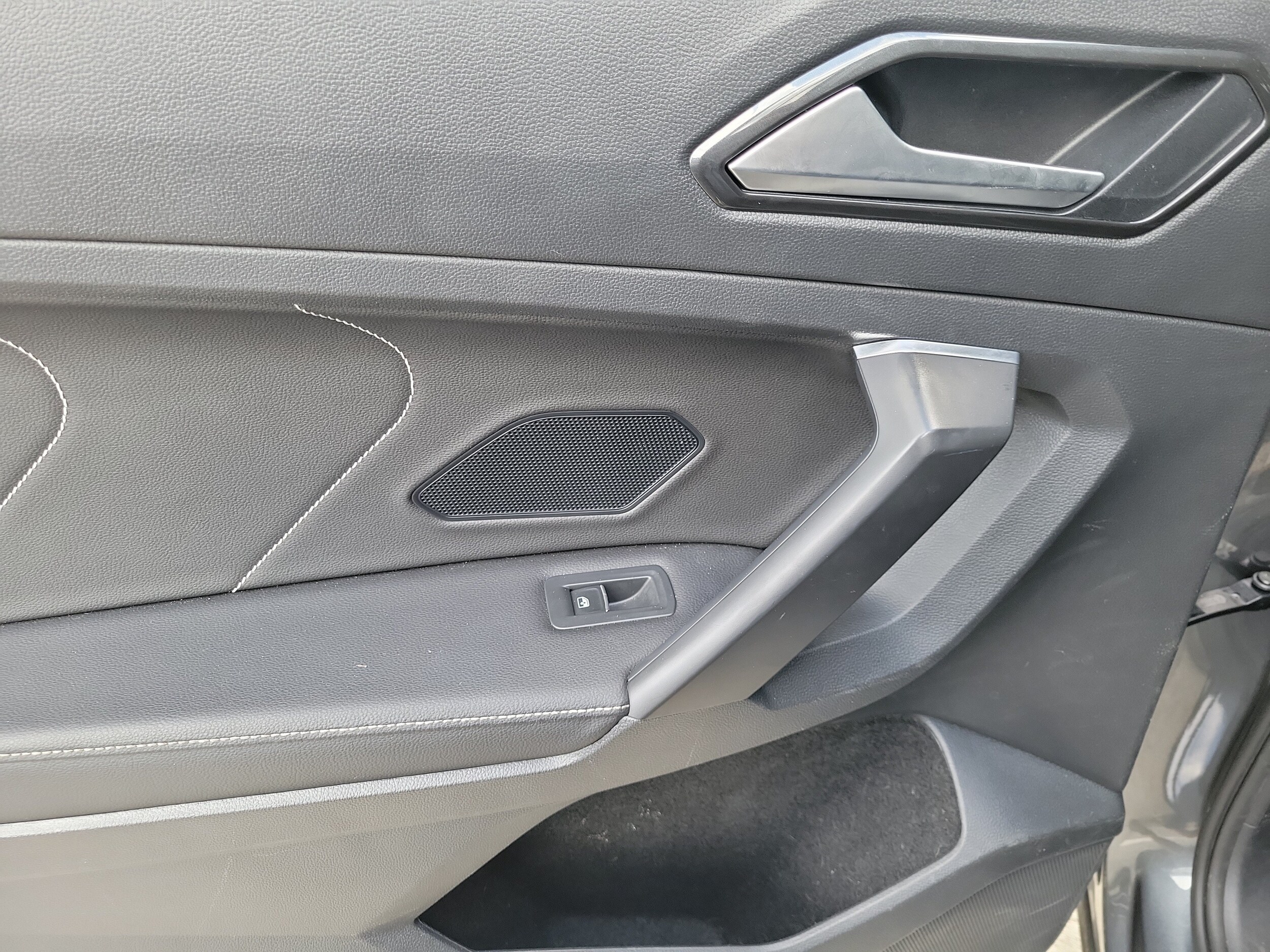 2023 Volkswagen Tiguan SE - Photo 14