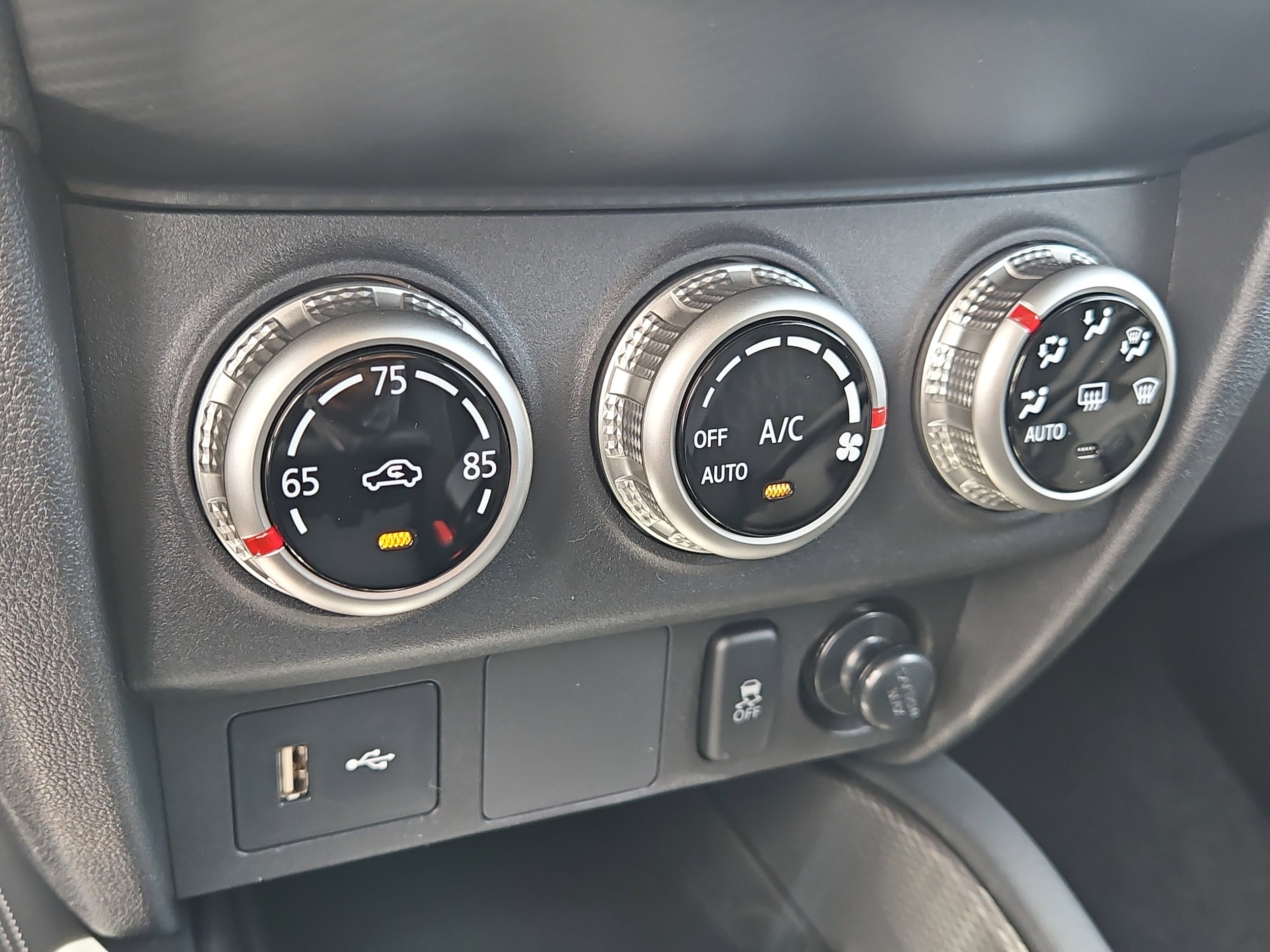 2025 Mitsubishi Outlander Sport ES - Photo 17