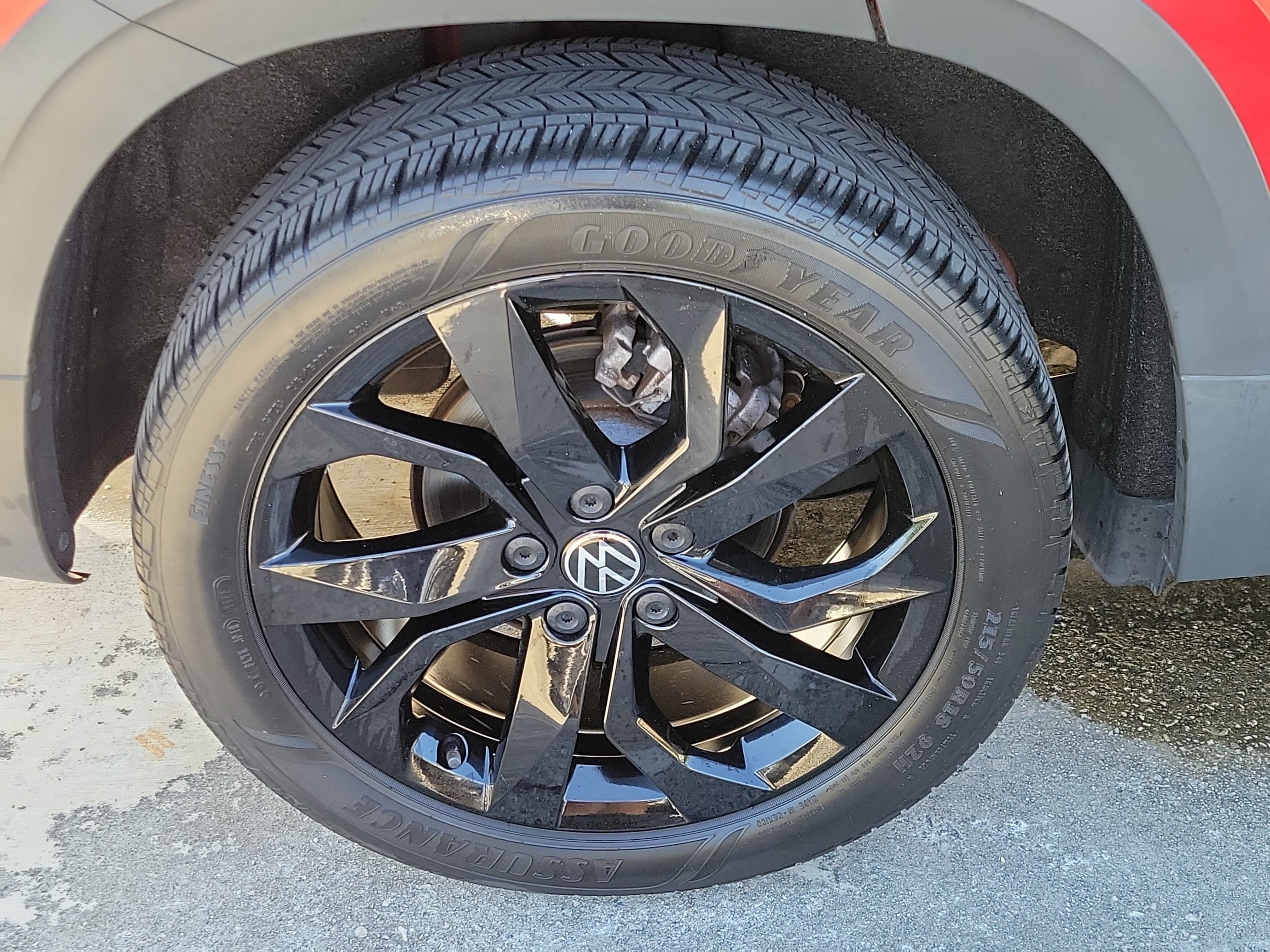2023 Volkswagen Taos SE - Photo 7