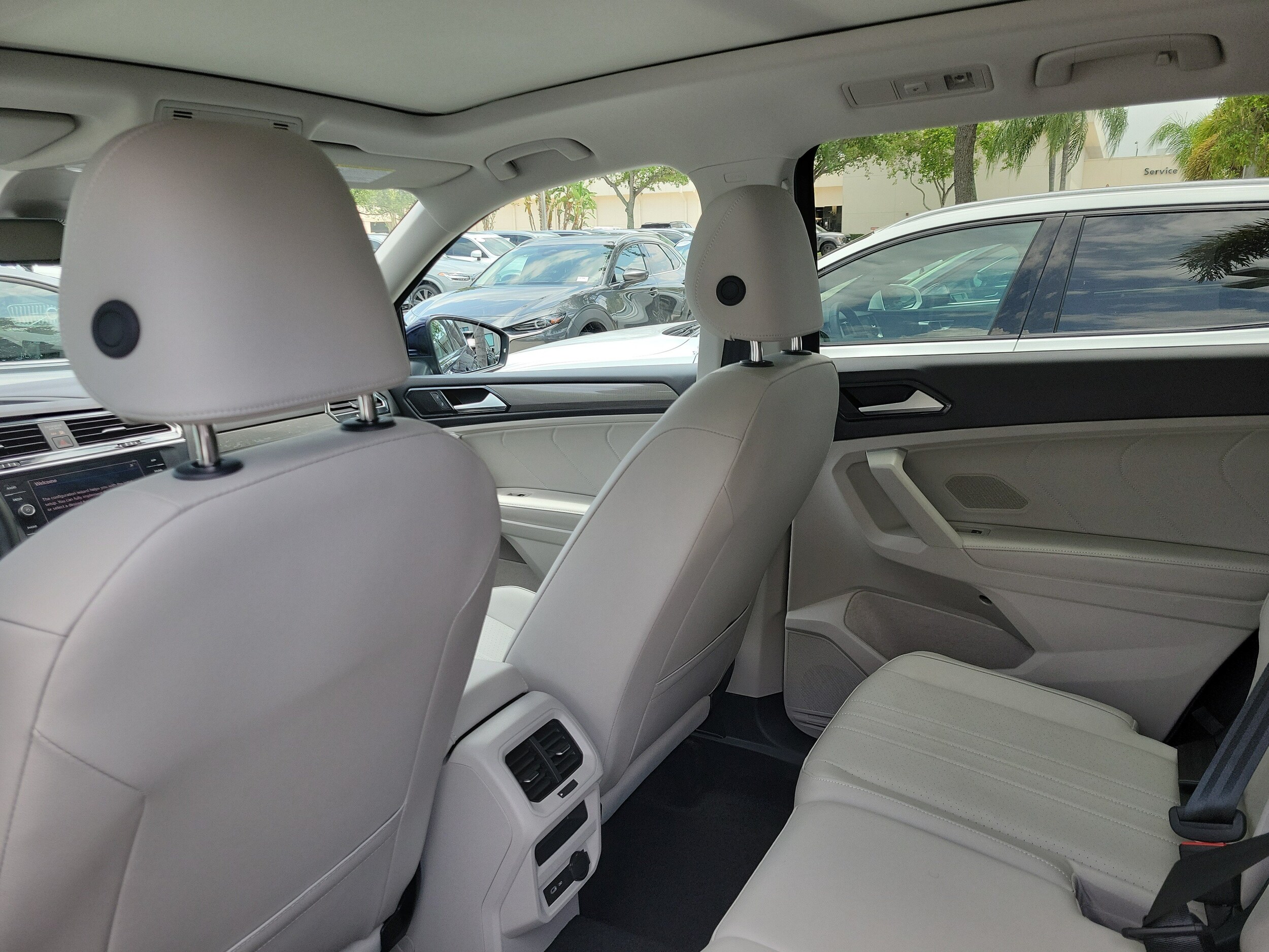 2024 Volkswagen Tiguan SE - Photo 12
