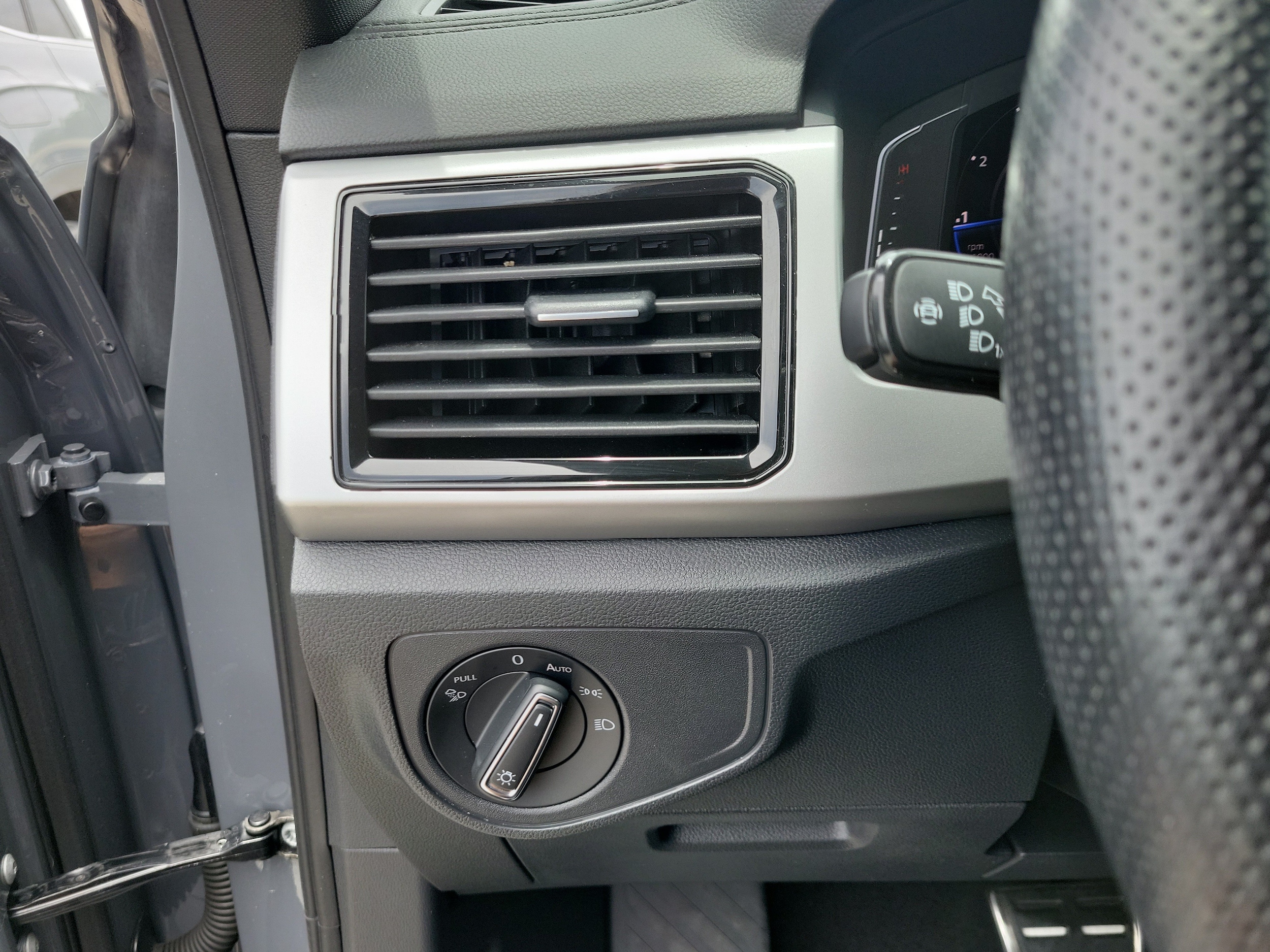 2023 Volkswagen Atlas Cross Sport SEL R-Line Black - Photo 20