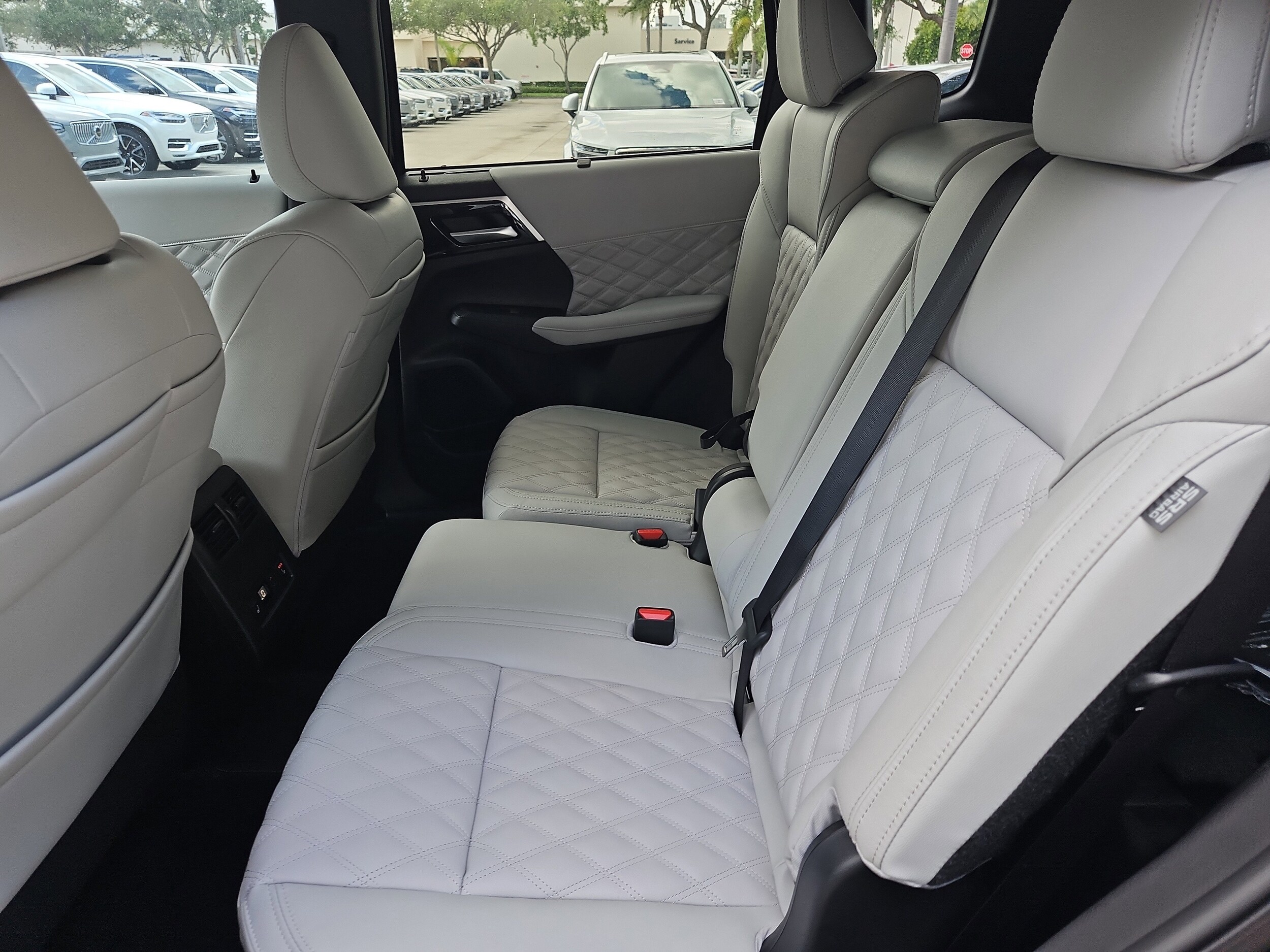 2025 Mitsubishi Outlander Plug-in Hybrid SEL - Photo 10