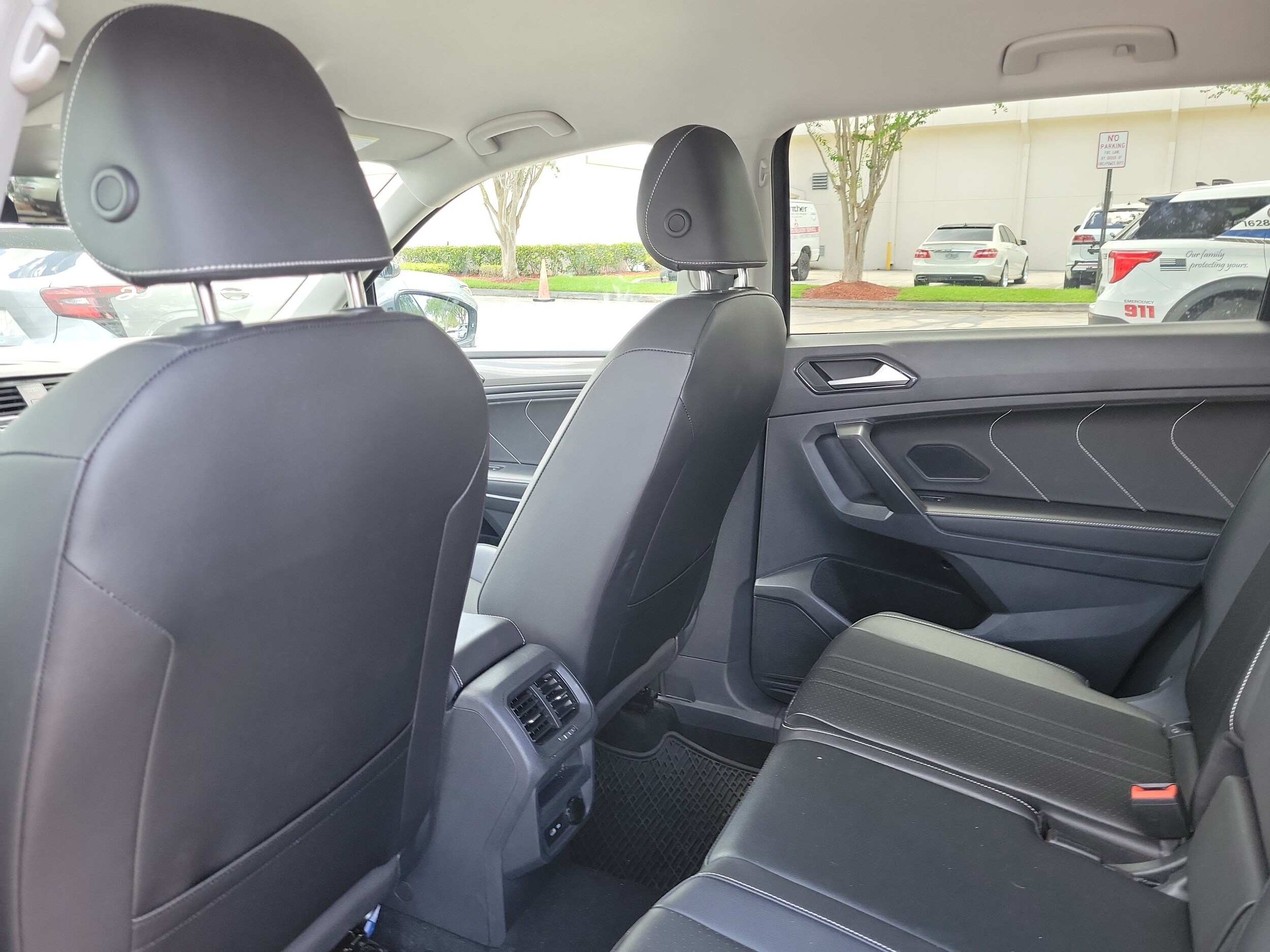 2023 Volkswagen Tiguan SE - Photo 13