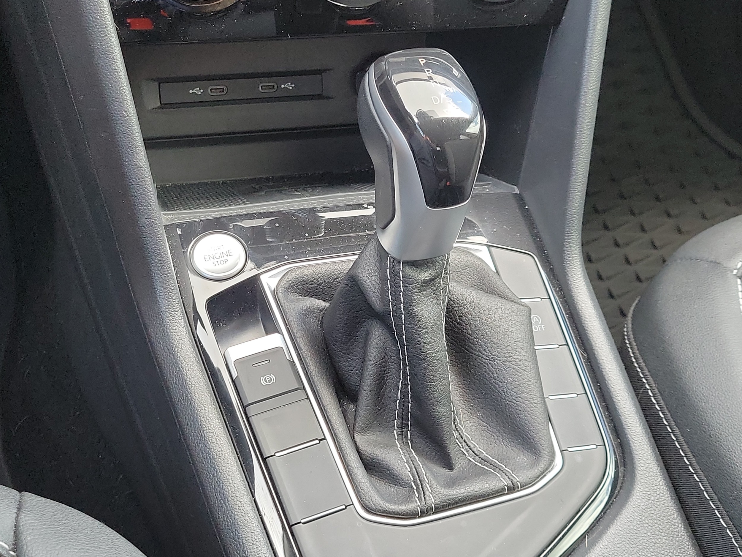 2023 Volkswagen Taos SE - Photo 28