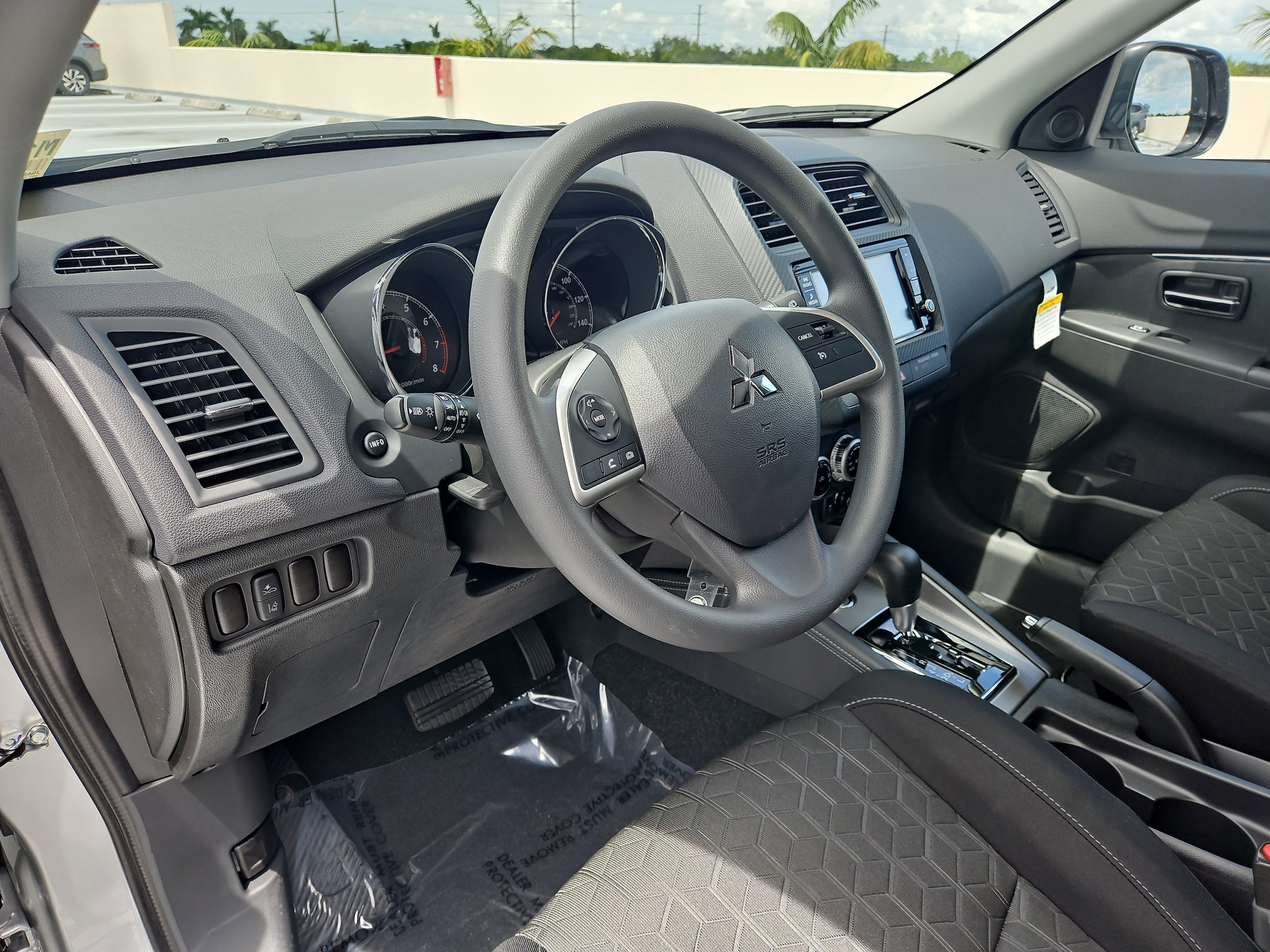 2025 Mitsubishi Outlander Sport ES - Photo 11